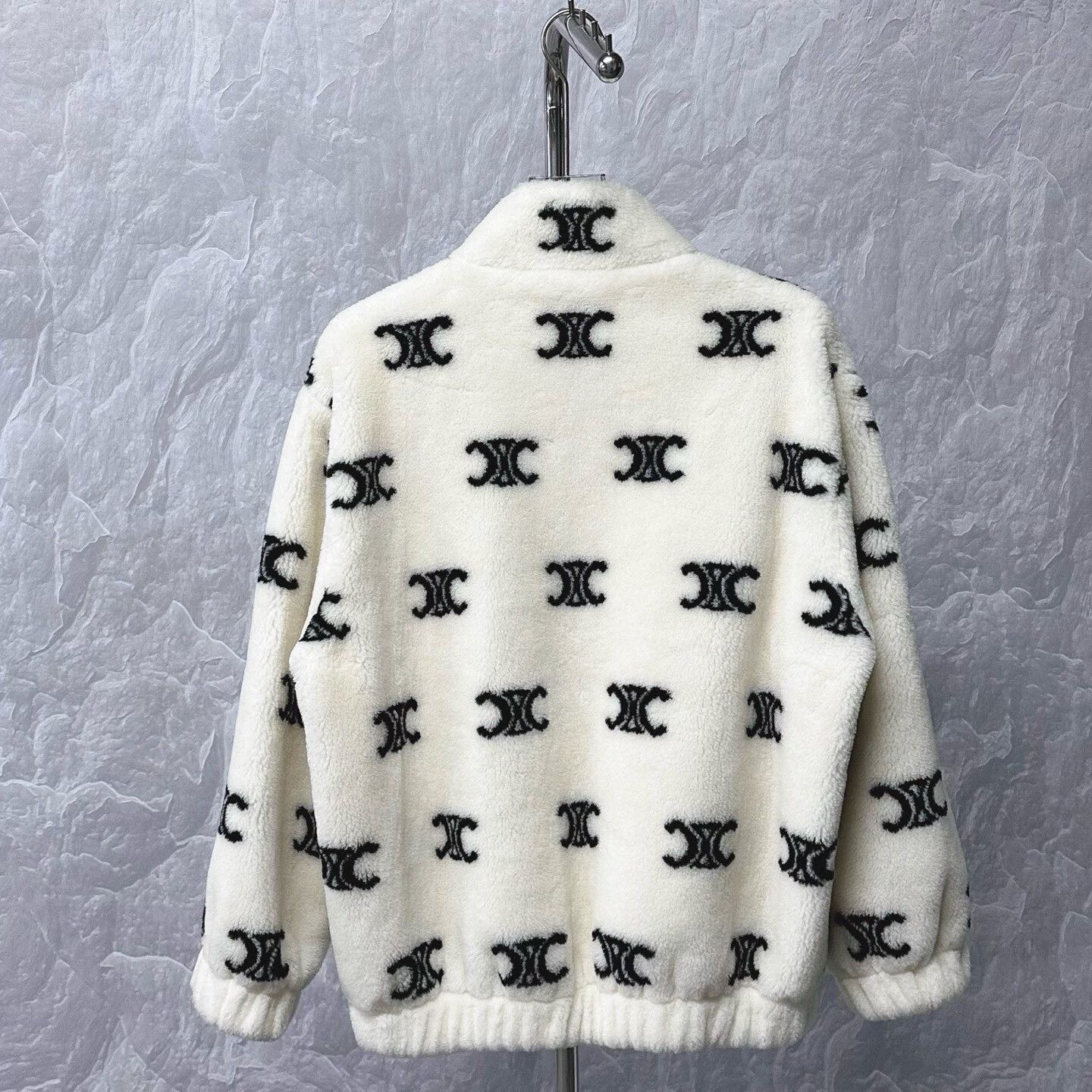 Celine celine printed teddy coat in size small Size S / US 4 / IT 40 - 4 Thumbnail