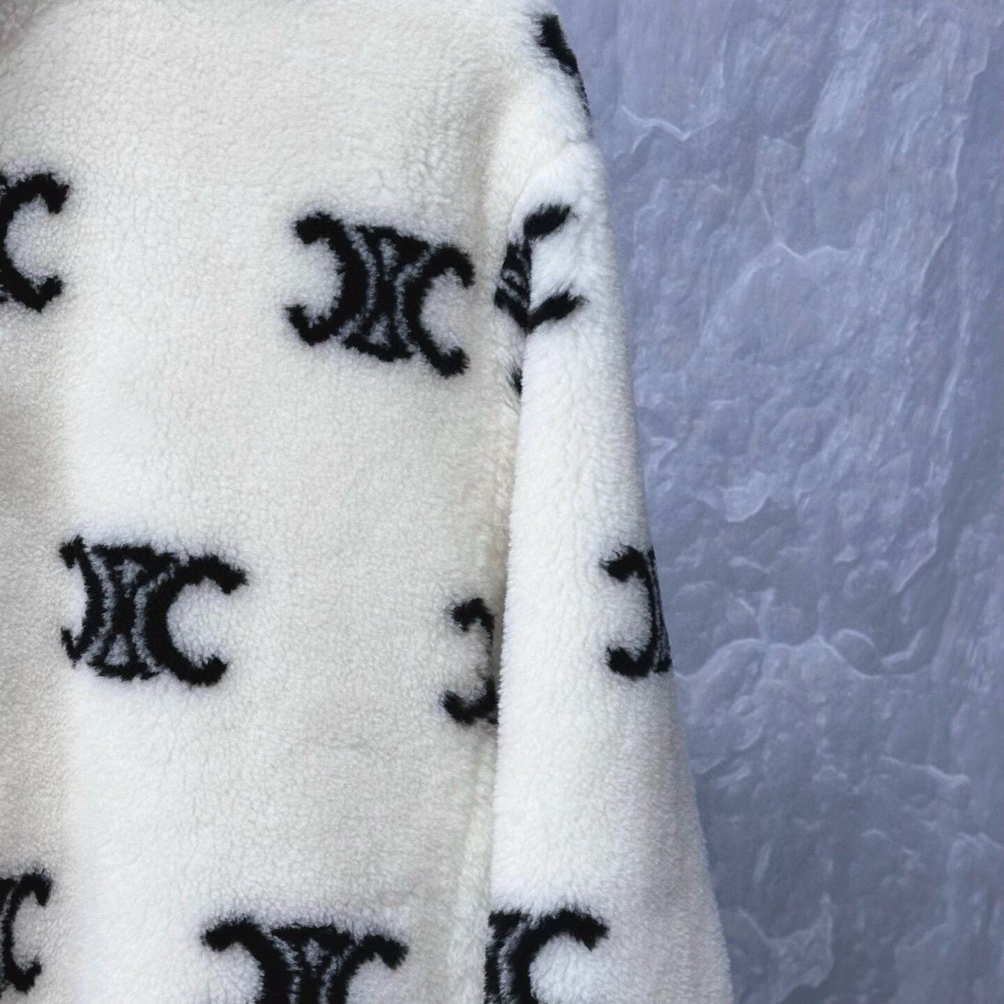 Celine celine printed teddy coat in size small Size S / US 4 / IT 40 - 3 Thumbnail