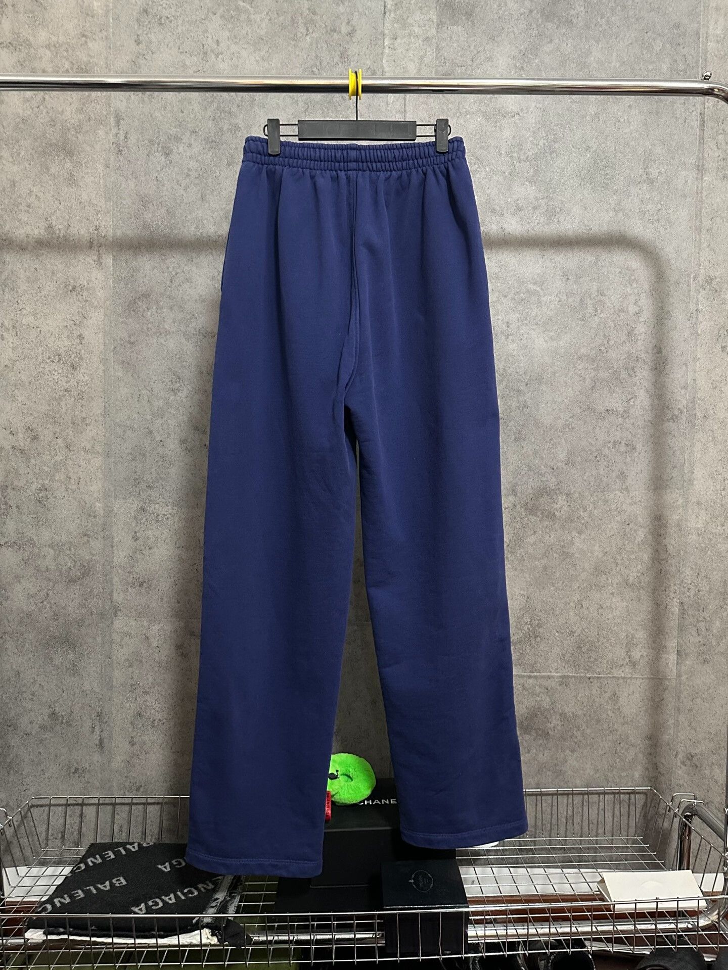 Balenciaga balenciaga embroidered casual pants for men Size US 35 - 4 Thumbnail