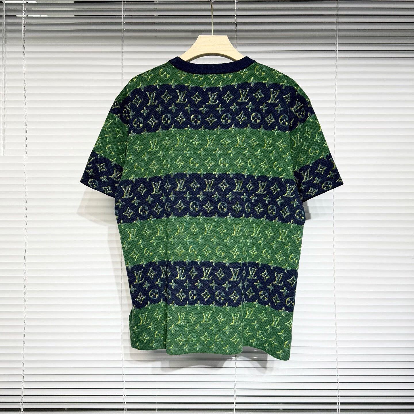 Louis Vuitton lv knitted short sleeve t-shirt in green Size US L / EU 52-54 / 3 - 2 Thumbnail