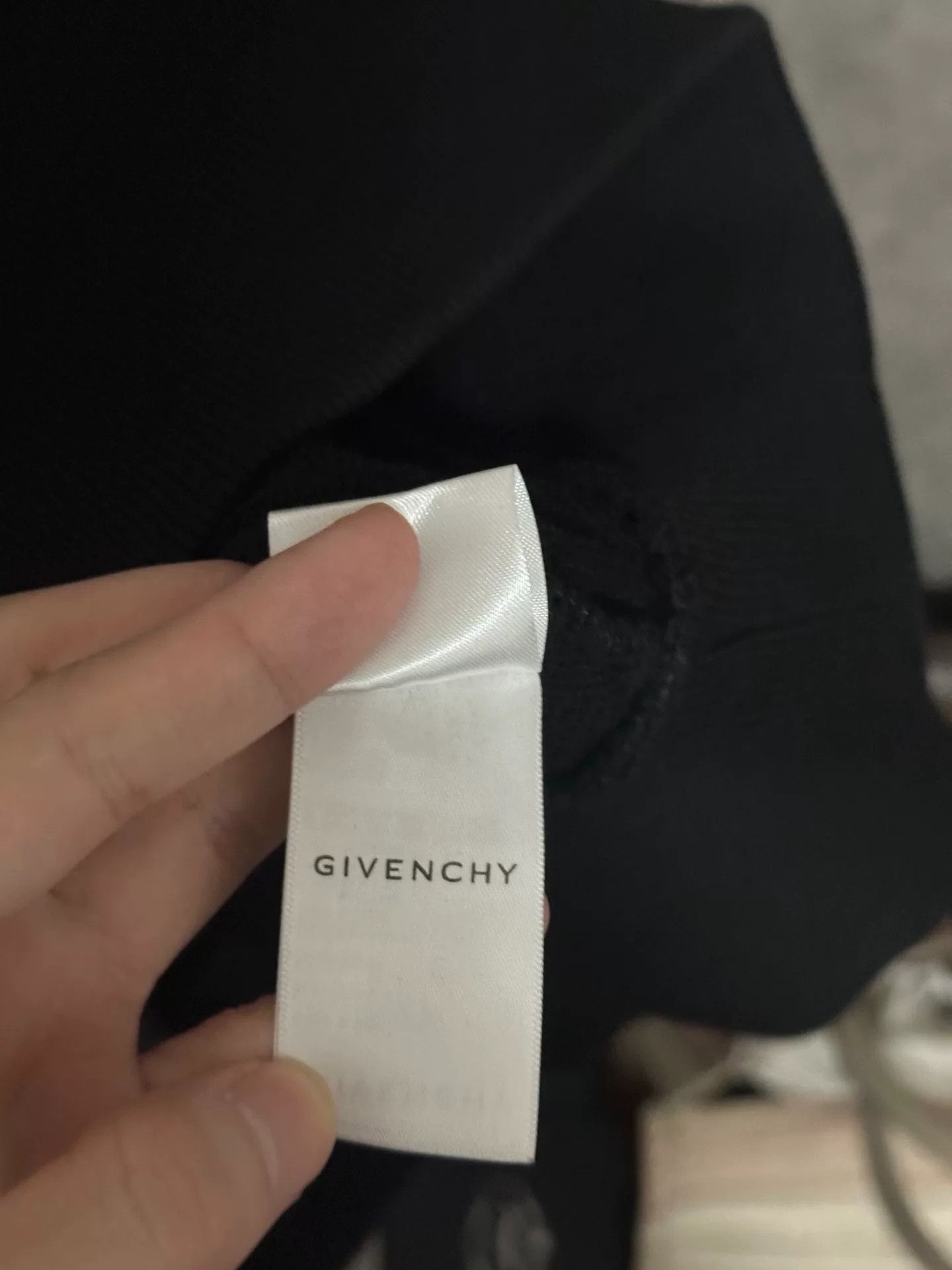 Givenchy givenchy black logo sweatshirt for men Size US S / EU 44-46 / 1 - 3 Thumbnail