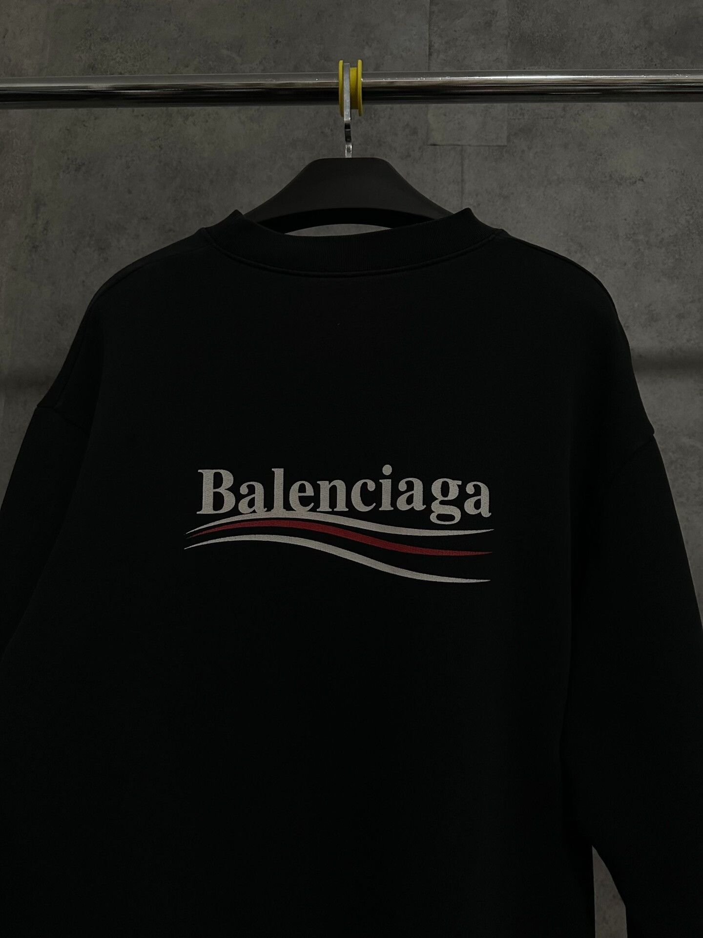 Balenciaga balenciaga black logo crewneck sweatshirt Size US S / EU 44-46 / 1 - 5 Thumbnail