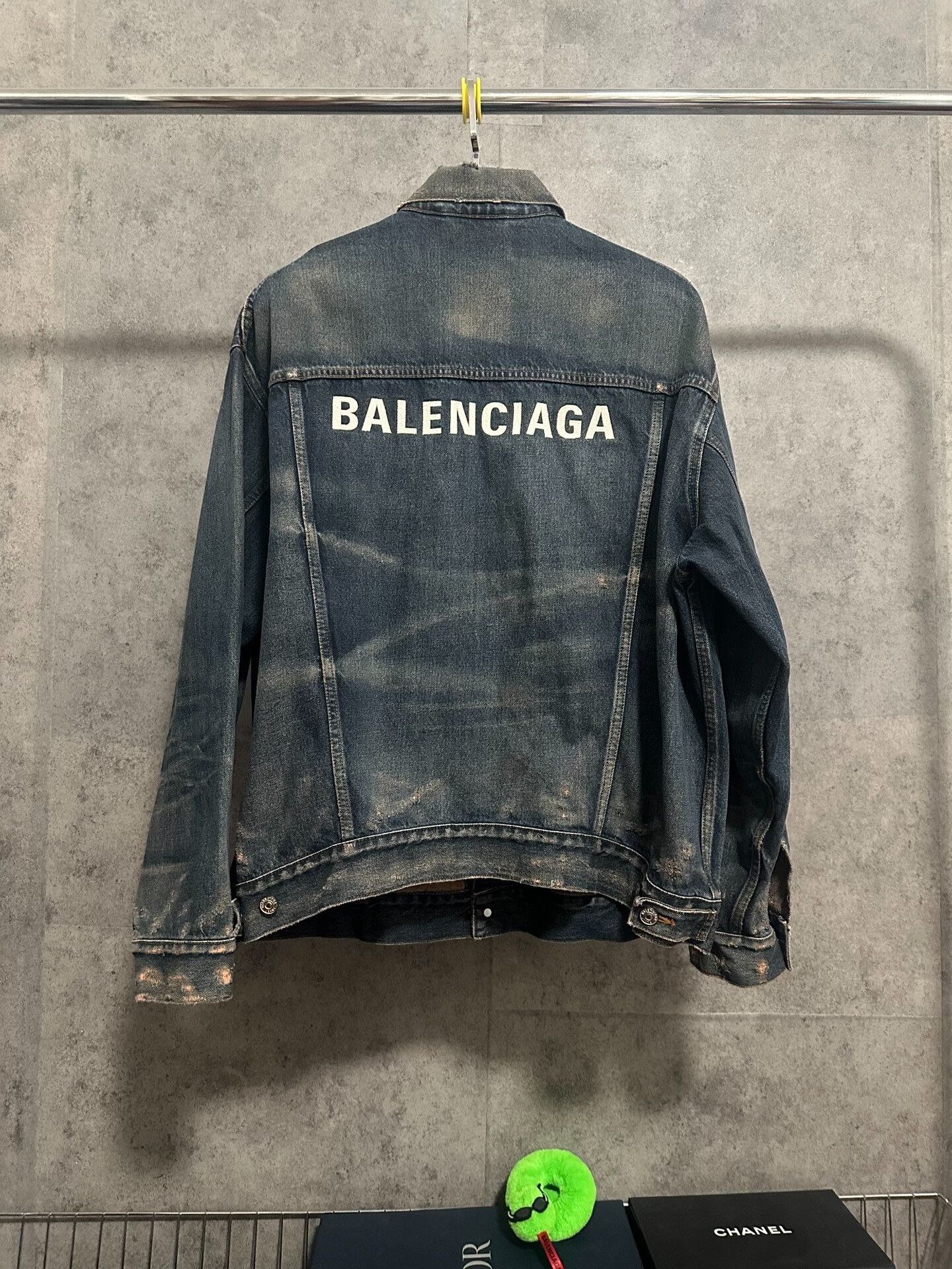 Balenciaga balenciaga embroidered blue denim jacket Size US M / EU 48-50 / 2 - 4 Thumbnail