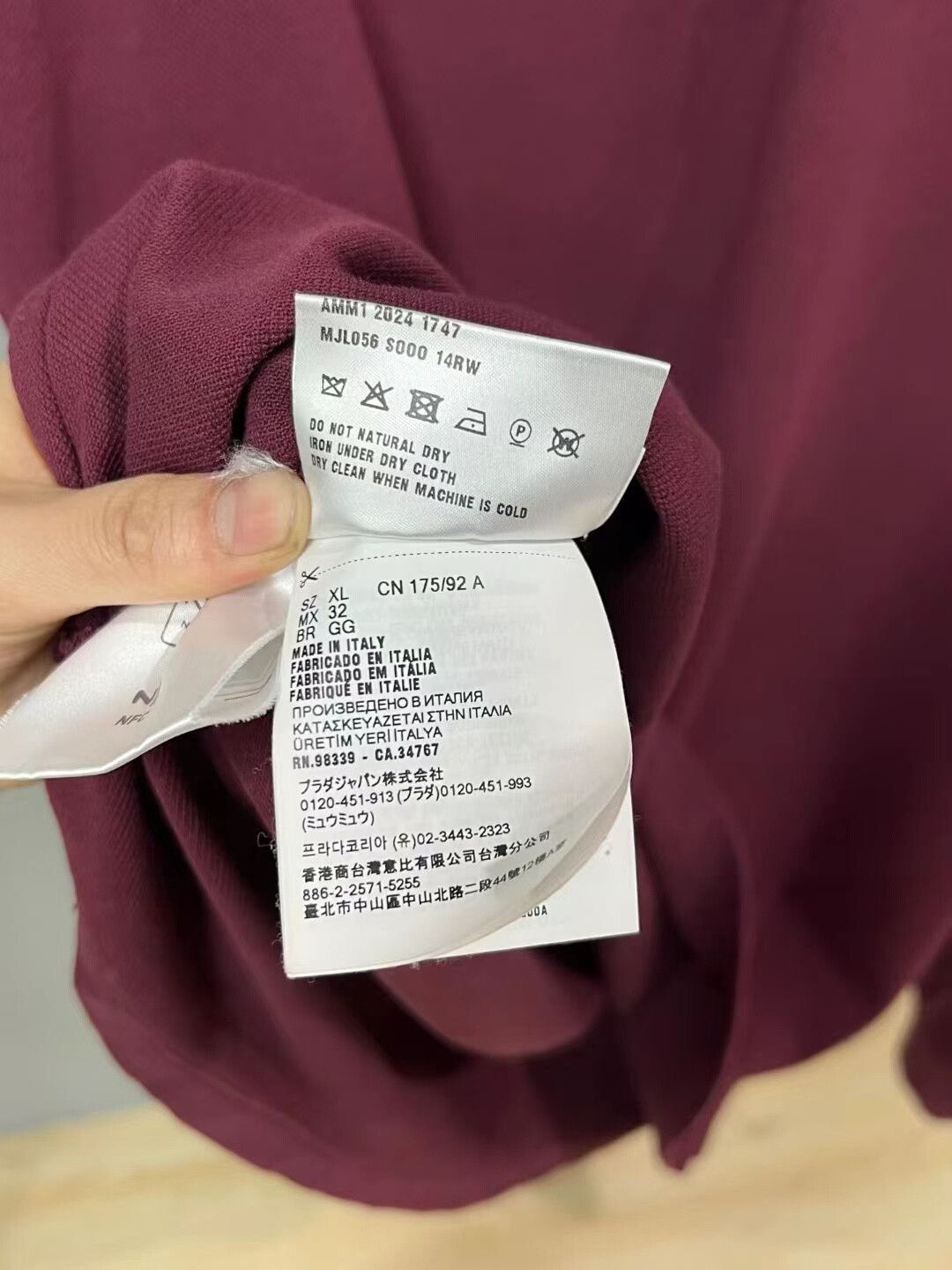 Miu Miu Miumiu Burgundy Polo with White Collar Size XL / US 12-14 / IT 48-50 - 4 Thumbnail