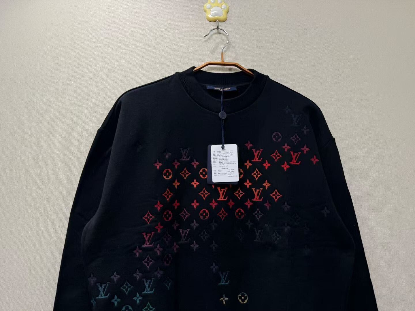 Louis Vuitton louis vuitton black logo sweatshirt with embroidery Size US S / EU 44-46 / 1 - 2 Thumbnail