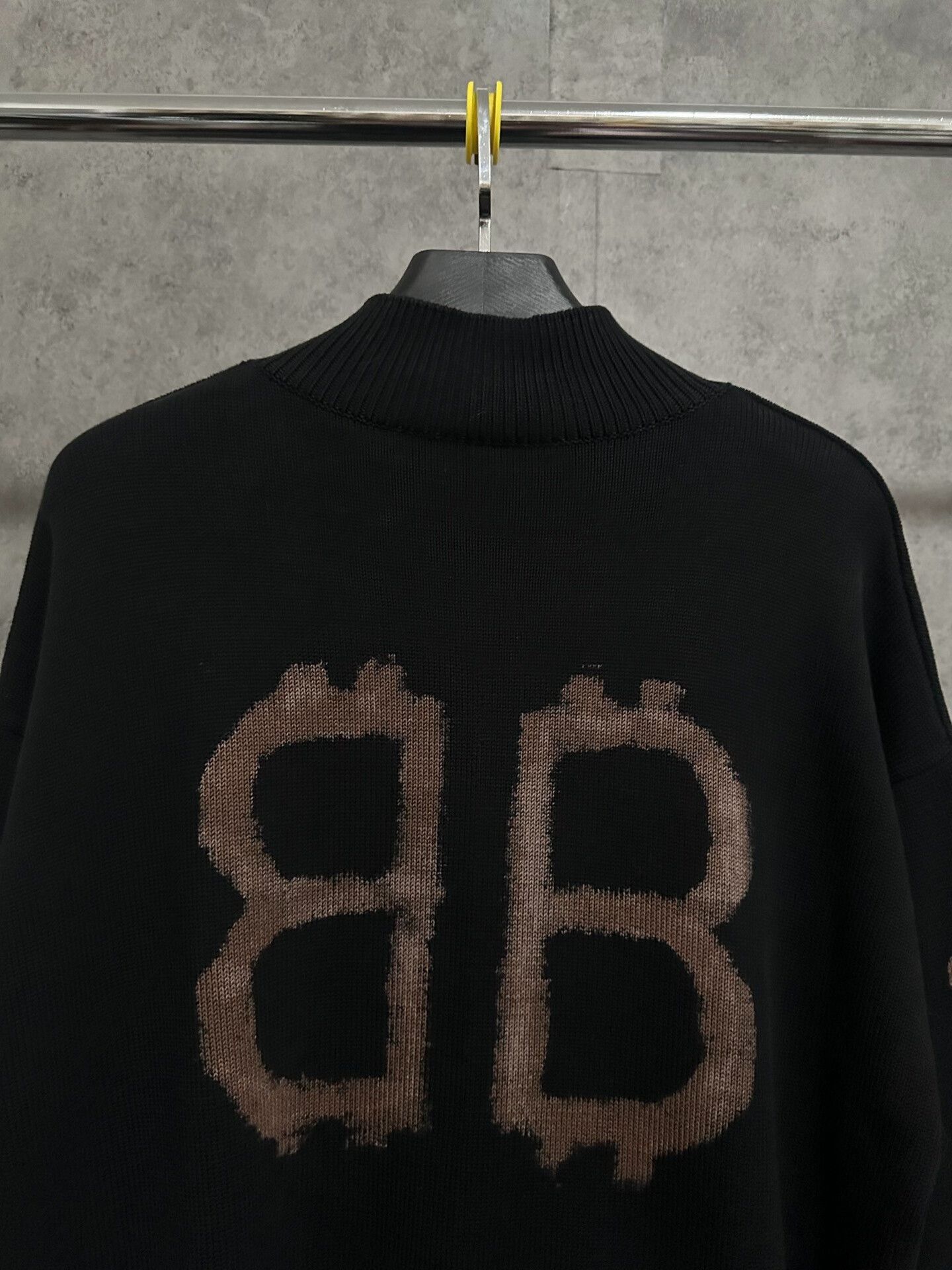 Balenciaga balenciaga black knit sweater with bitcoin print Size US M / EU 48-50 / 2 - 5 Thumbnail