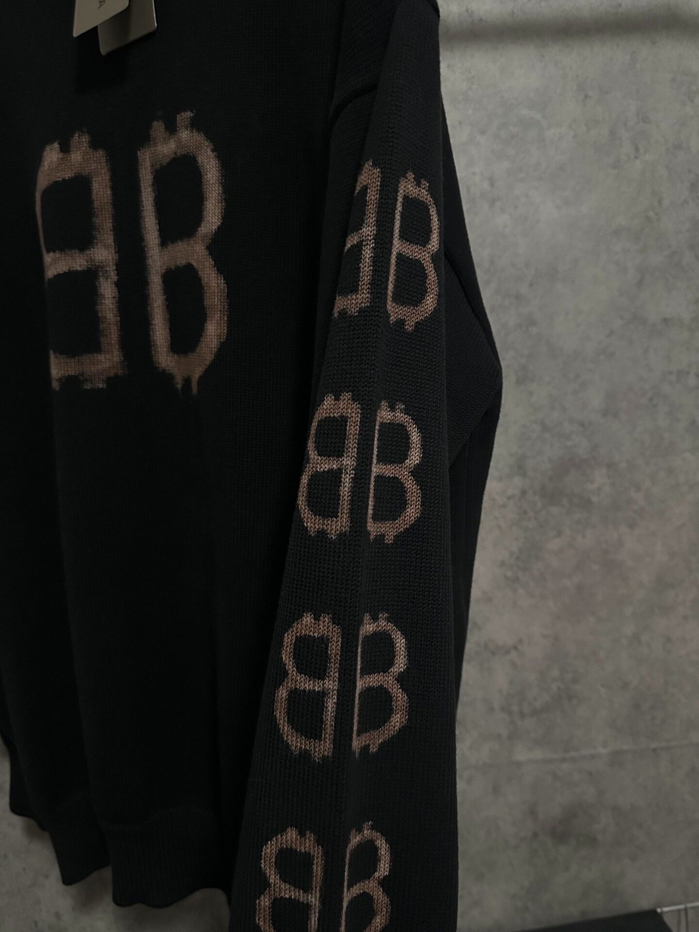Balenciaga balenciaga black knit sweater with bitcoin print Size US M / EU 48-50 / 2 - 6 Thumbnail