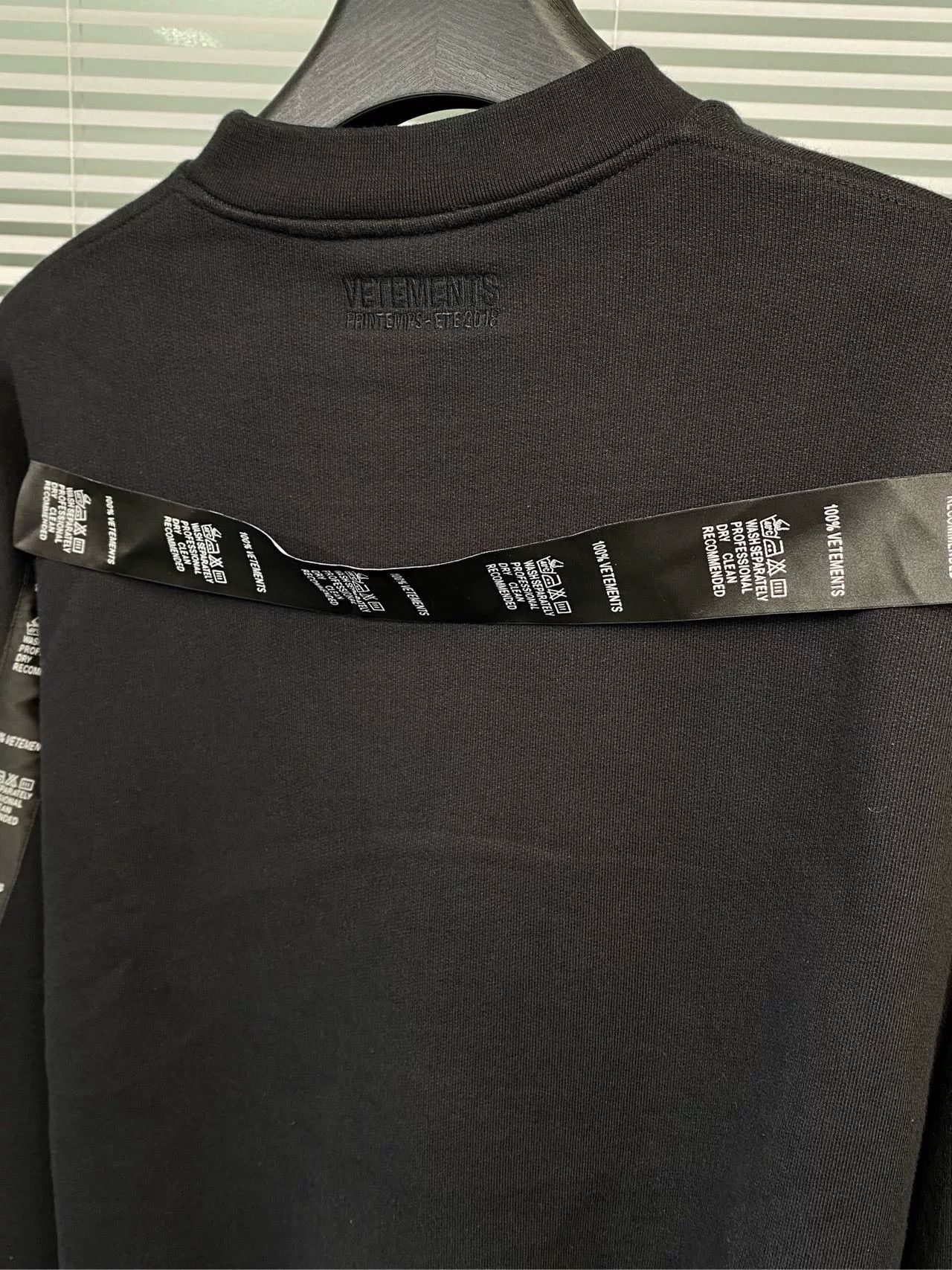 Vetements vetements black oversized sweatshirt with logo Size US S / EU 44-46 / 1 - 6 Thumbnail