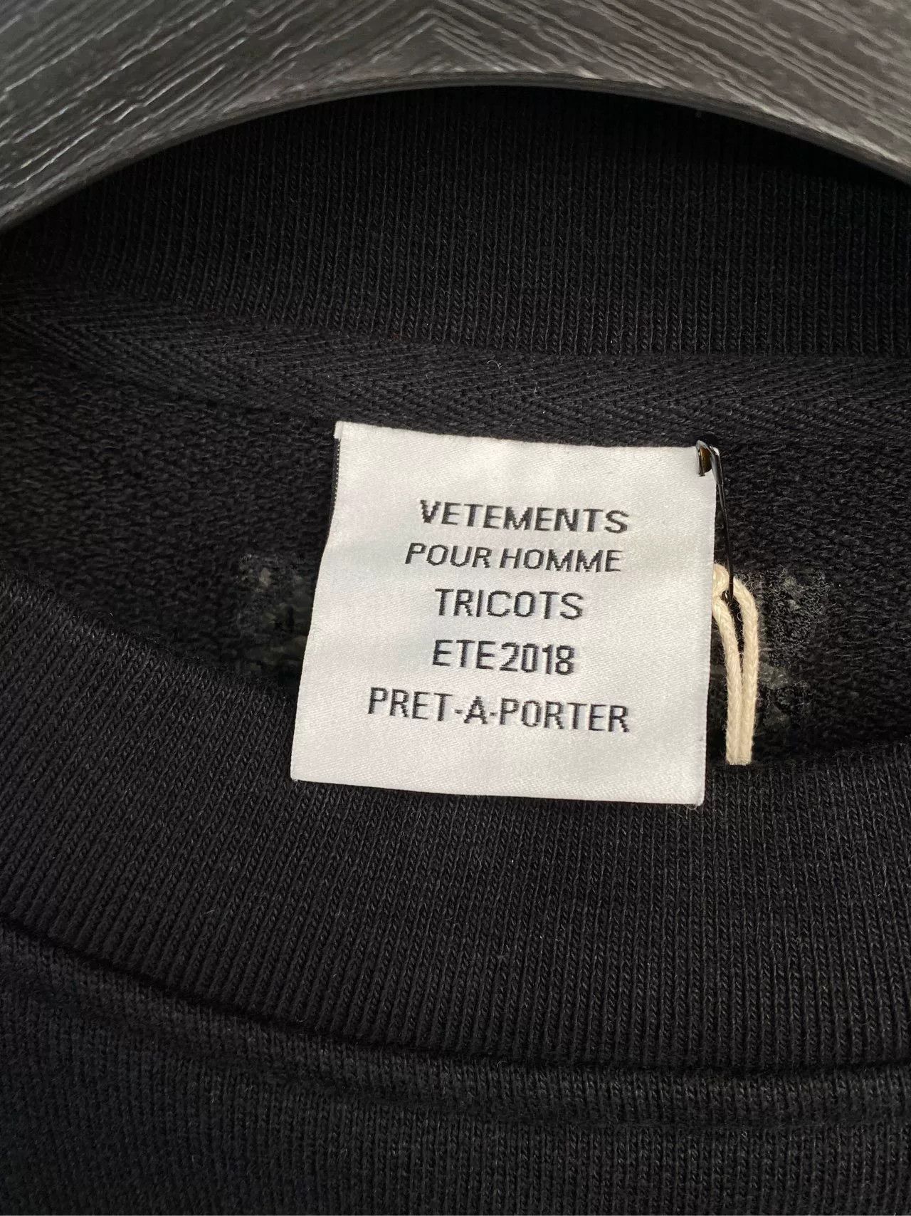 Vetements vetements black oversized sweatshirt with logo Size US S / EU 44-46 / 1 - 3 Thumbnail