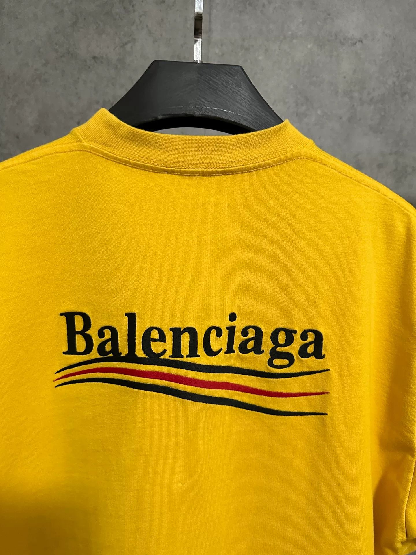 Balenciaga balenciaga yellow short sleeve t-shirt Size US XXS / EU 40 - 5 Thumbnail