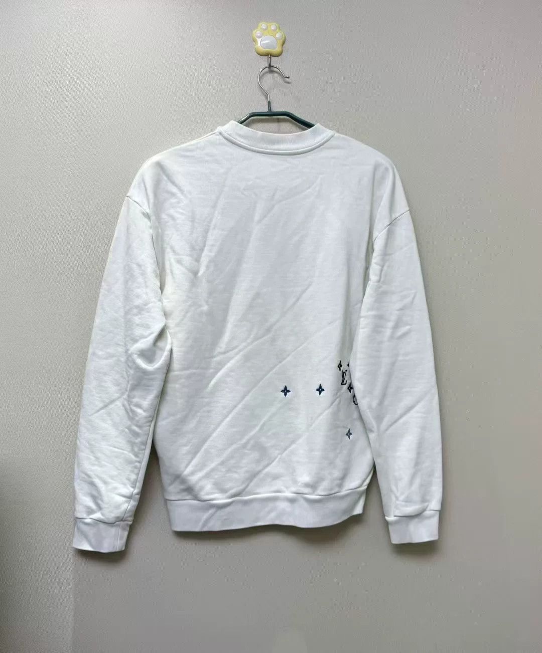 Louis Vuitton louis vuitton white gradient logo sweatshirt Size US S / EU 44-46 / 1 - 4 Thumbnail