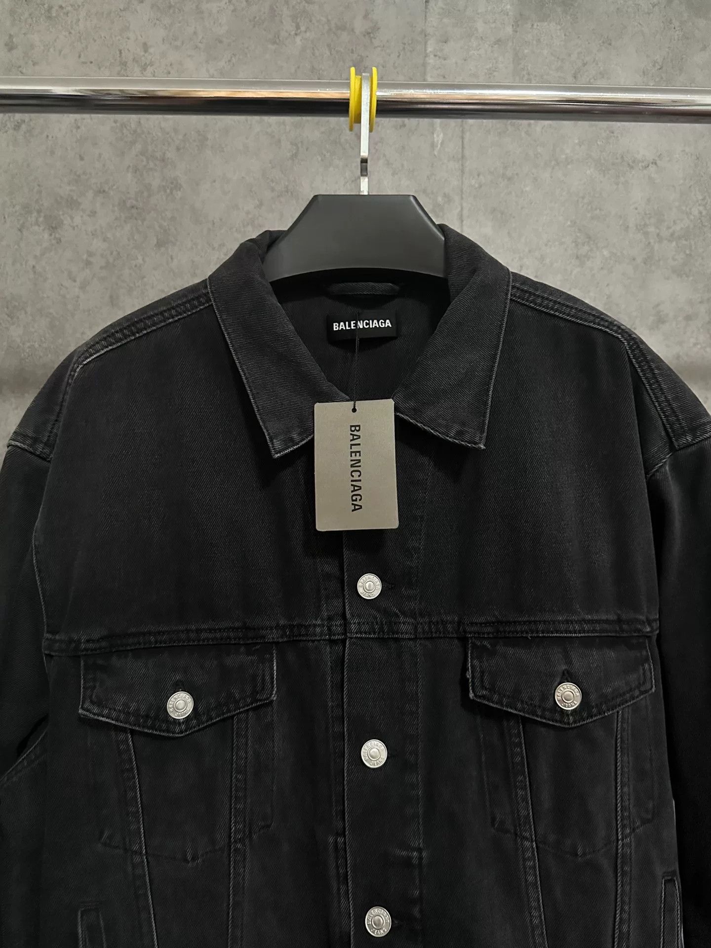 Balenciaga balenciaga embroidered logo black denim jacket Size US XXL / EU 58 / 5 - 5 Thumbnail