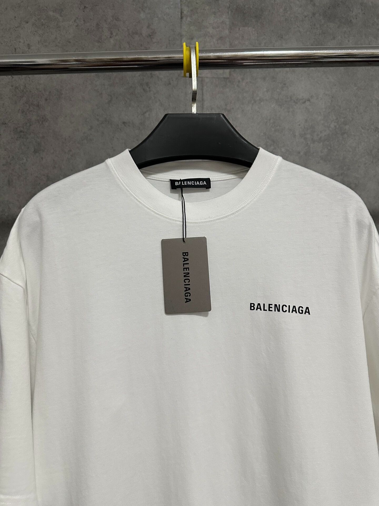 Balenciaga balenciaga short sleeve white t-shirt Size US XS / EU 42 / 0 - 2 Thumbnail