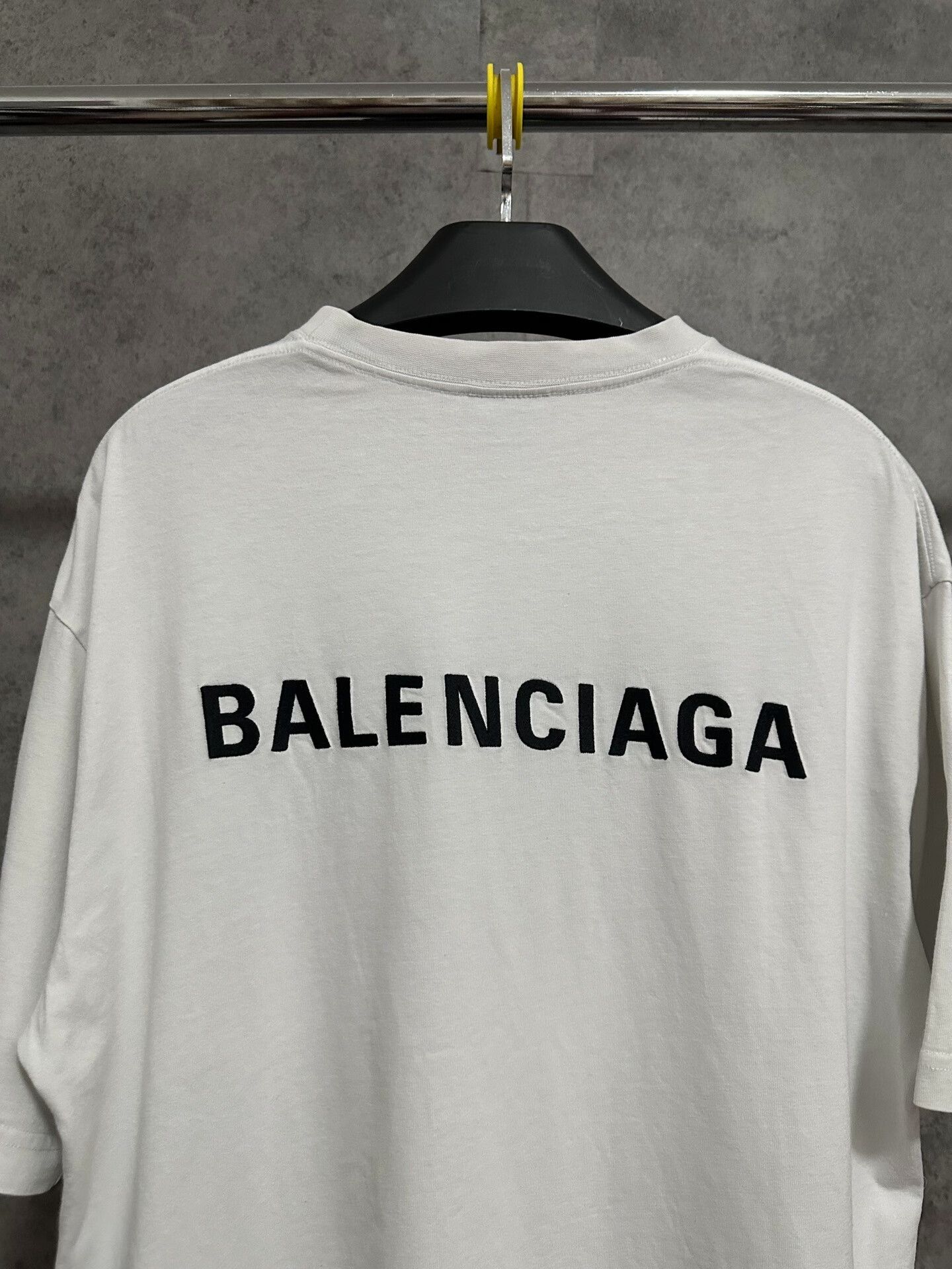 Balenciaga balenciaga white short sleeve t-shirt with embroidery Size US S / EU 44-46 / 1 - 5 Thumbnail