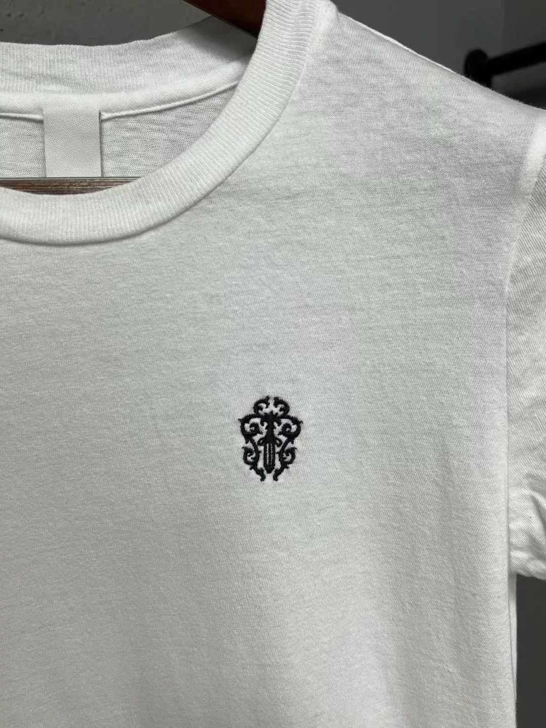 Chrome Hearts chrome hearts short sleeve sword t-shirt Size US L / EU 52-54 / 3 - 3 Thumbnail