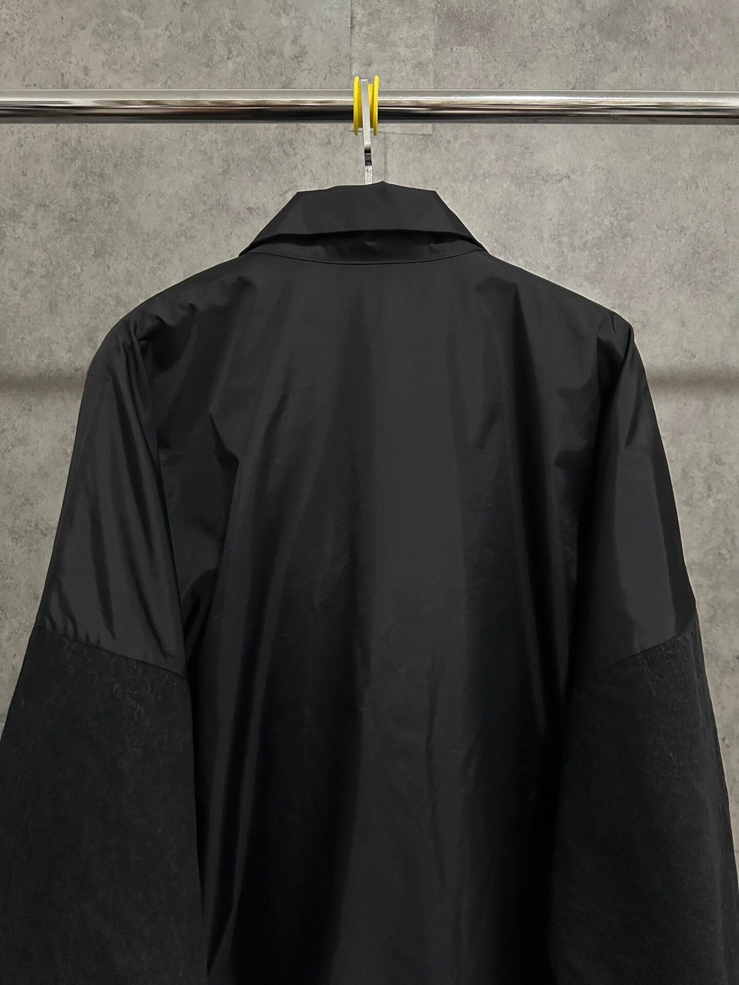 Balenciaga balenciaga black nylon jacket with logo Size US M / EU 48-50 / 2 - 5 Thumbnail