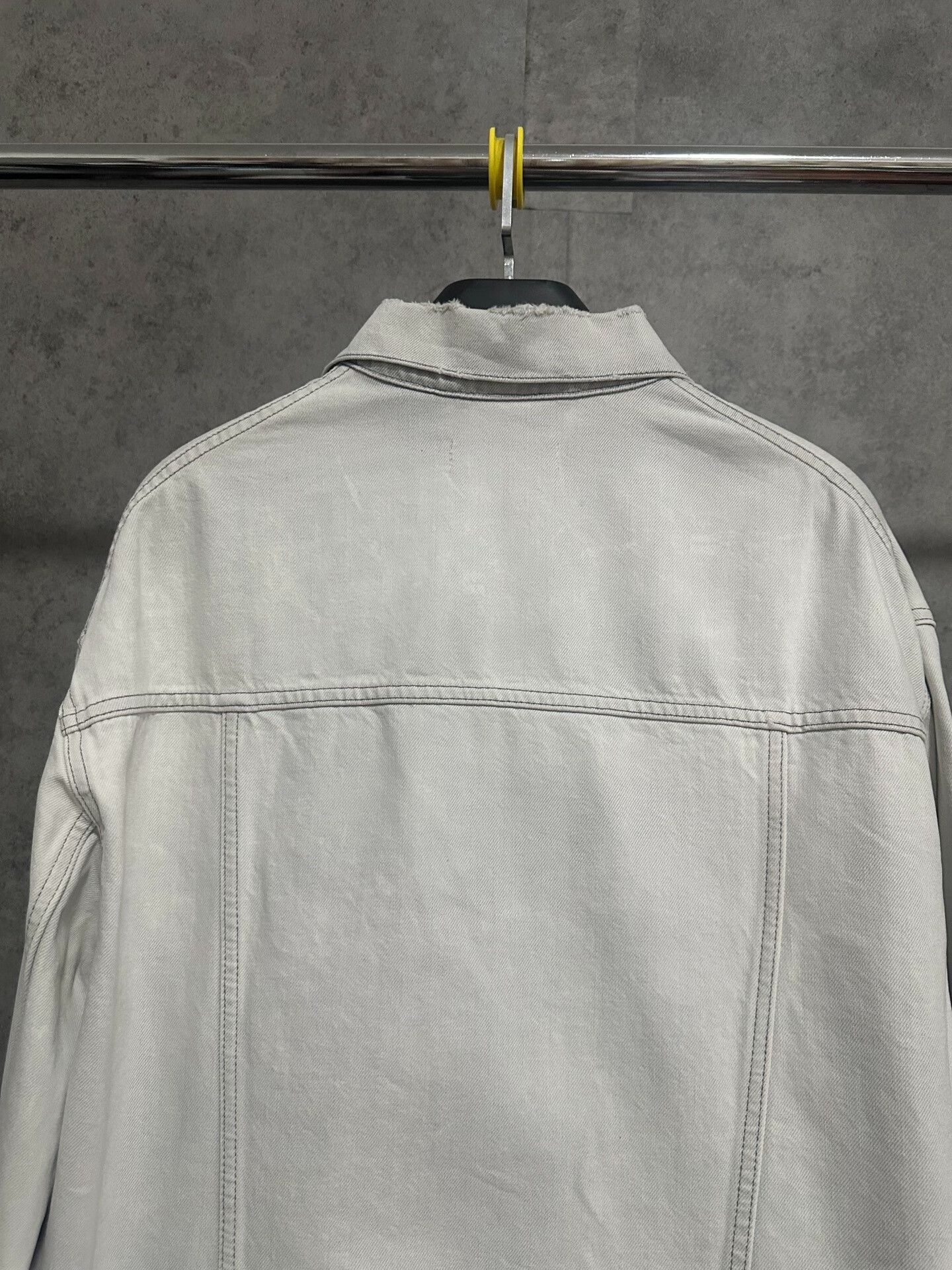 Balenciaga balenciaga distressed denim jacket with logo Size US L / EU 52-54 / 3 - 5 Thumbnail