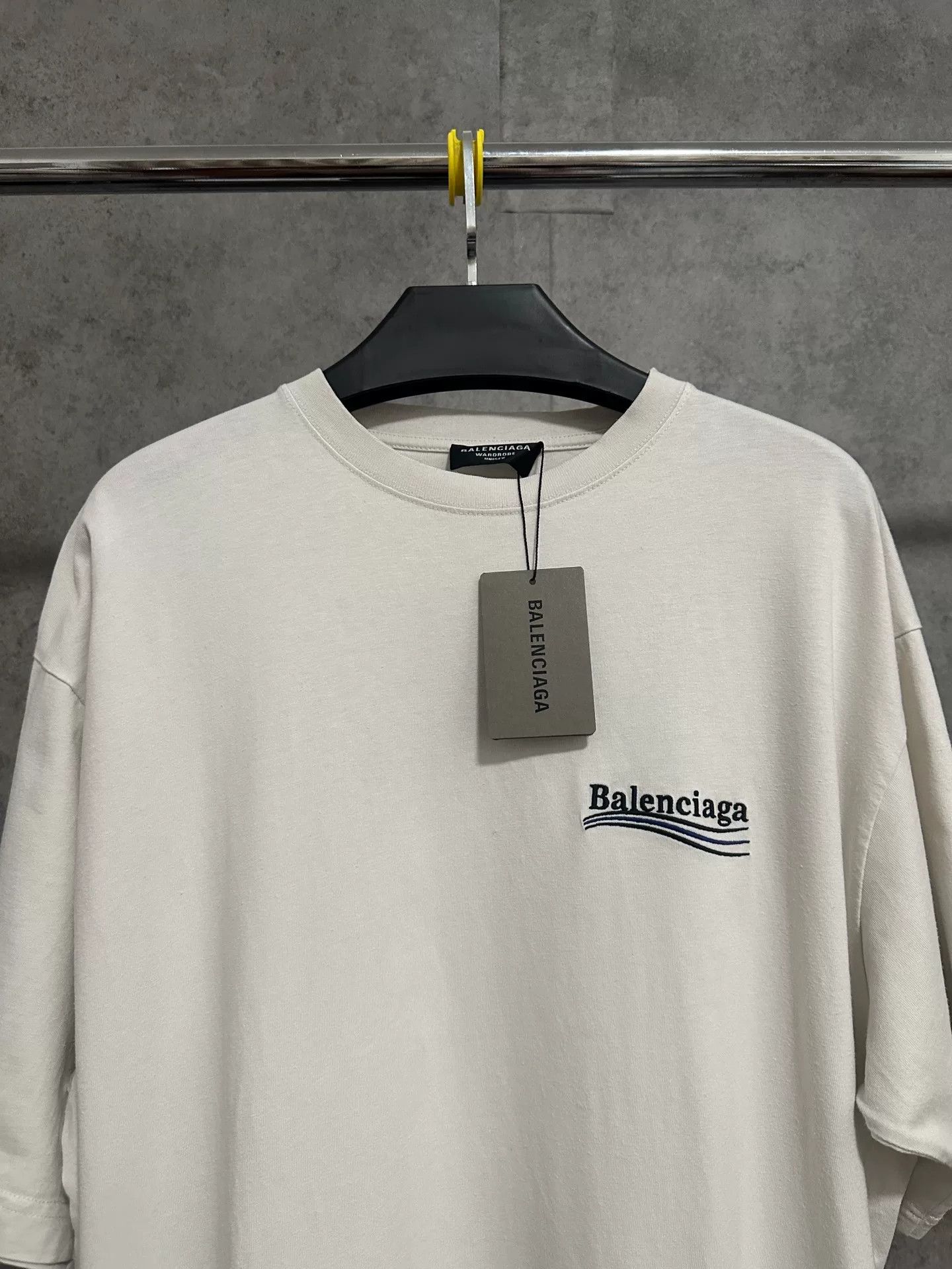 Balenciaga Balenciaga Short Sleeve T-Shirt with Logo Size US M / EU 48-50 / 2 - 2 Thumbnail