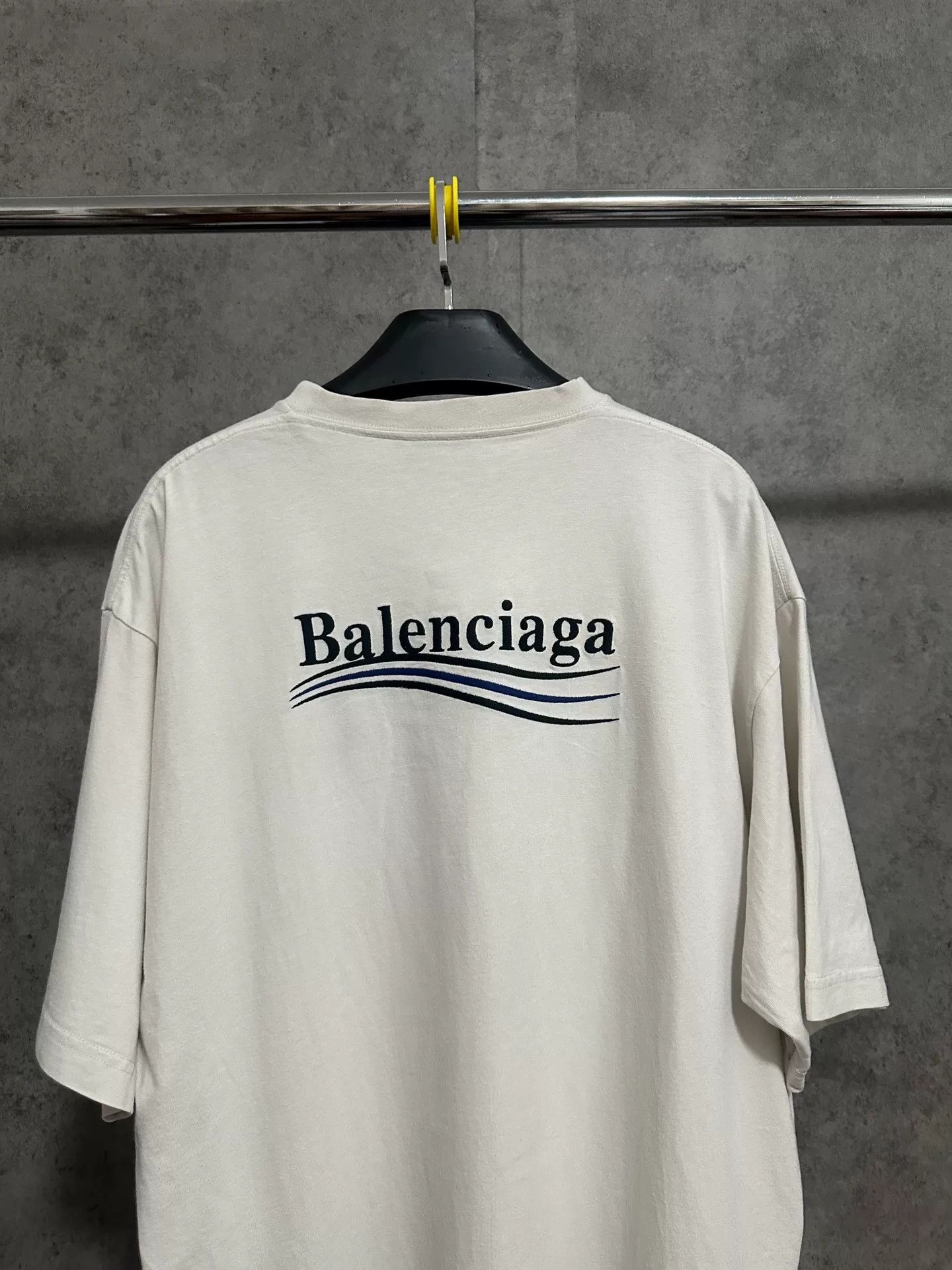 Balenciaga Balenciaga Short Sleeve T-Shirt with Logo Size US M / EU 48-50 / 2 - 5 Thumbnail