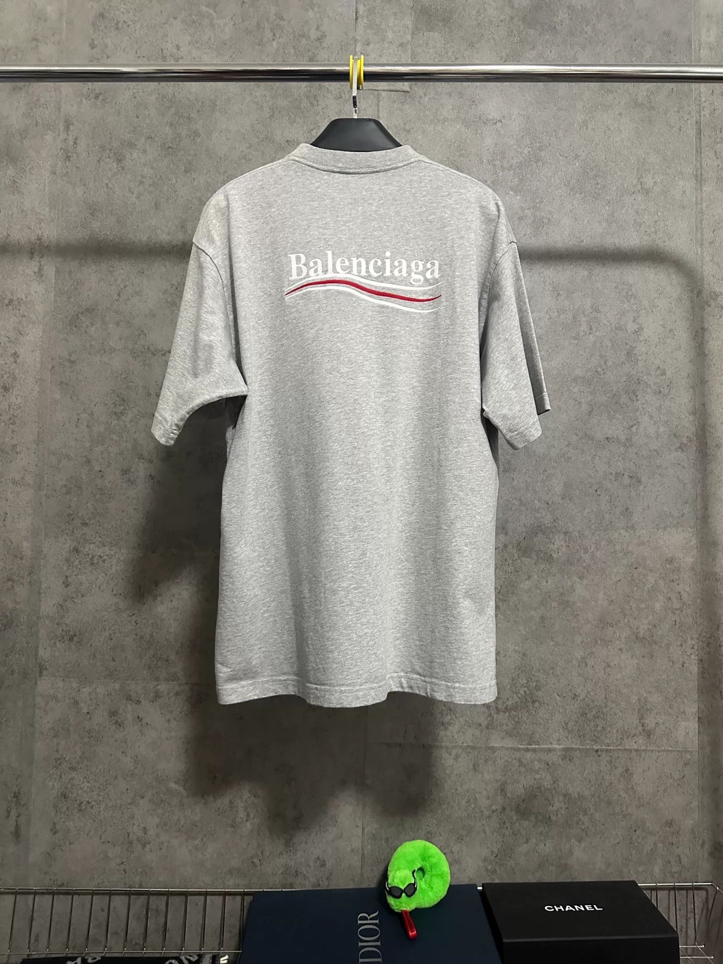 Balenciaga balenciaga gray short sleeve t-shirt Size US XS / EU 42 / 0 - 4 Thumbnail