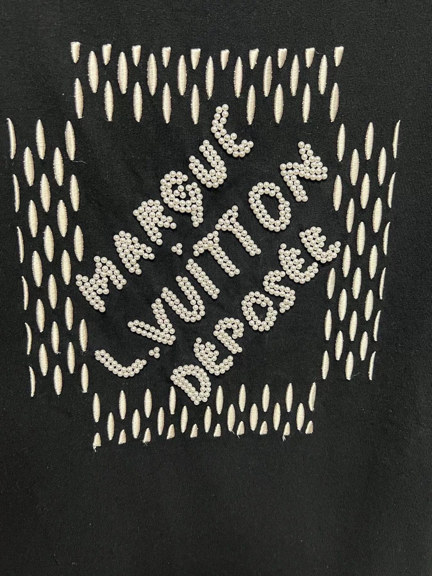 Louis Vuitton black short sleeve embroidered t-shirt Size US L / EU 52-54 / 3 - 3 Thumbnail