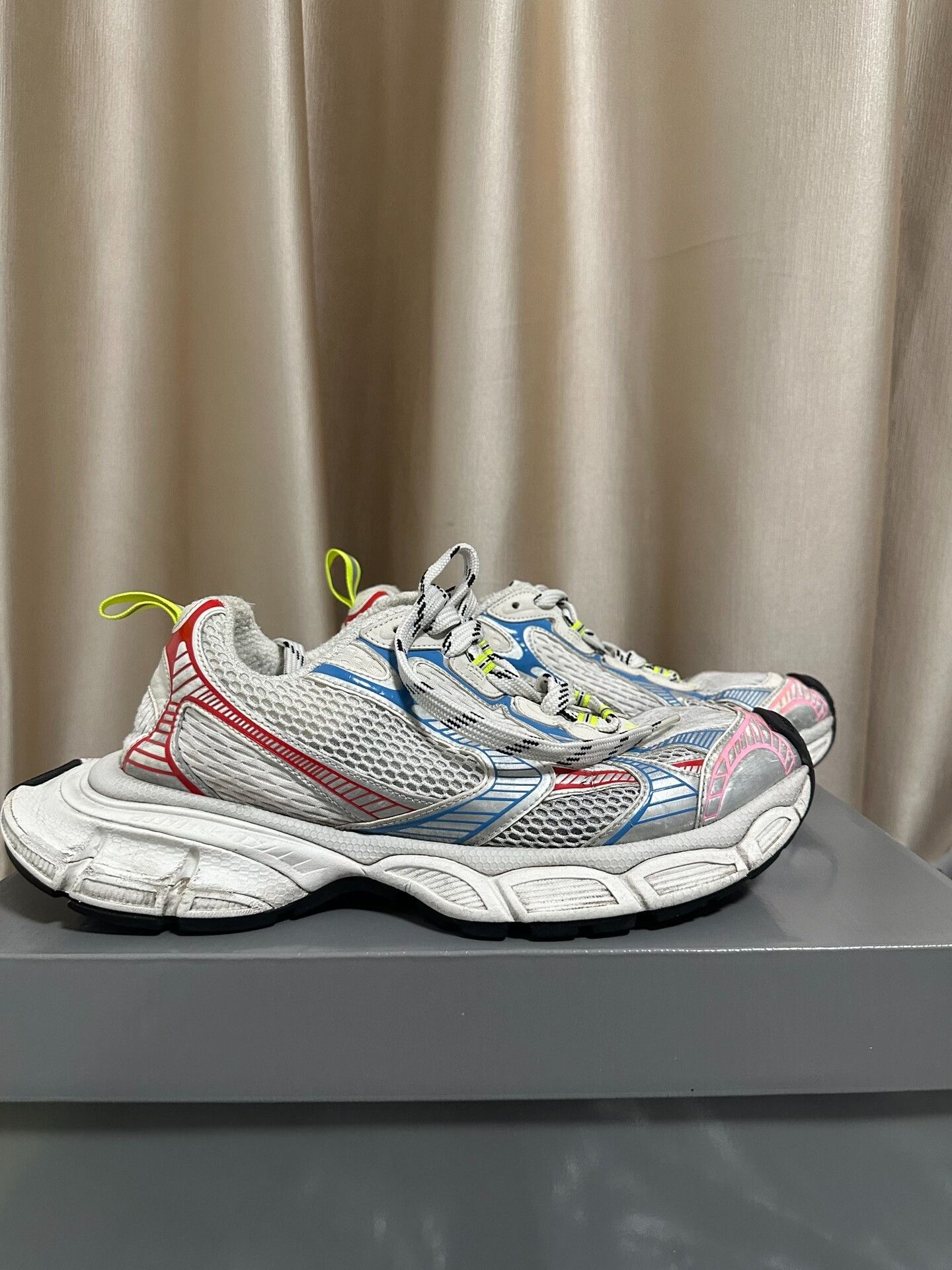 Balenciaga Balenciaga Distressed White Red Blue Sneakers Size US 10 / EU 43 - 5 Thumbnail