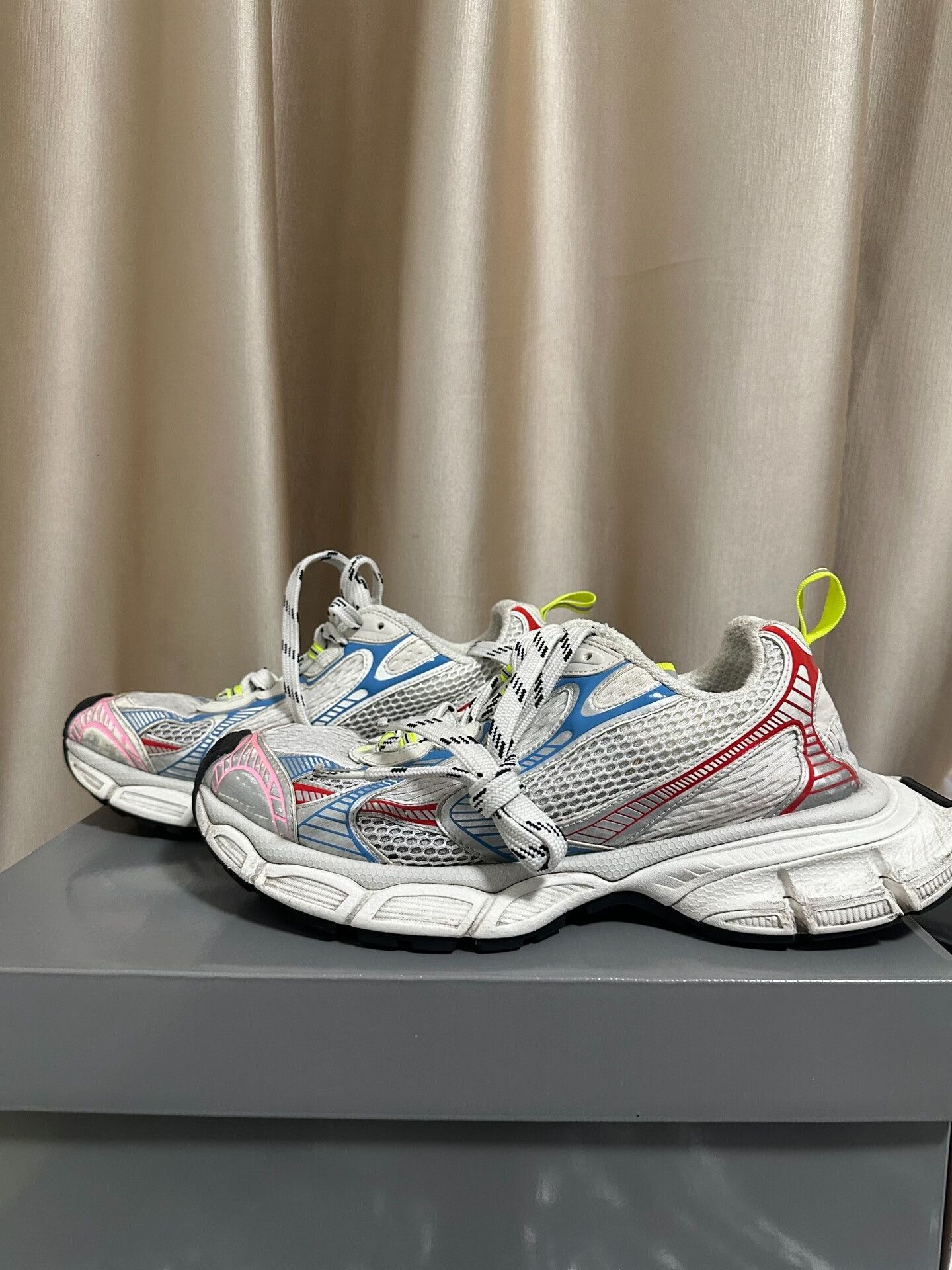 Balenciaga Balenciaga Distressed White Red Blue Sneakers Size US 10 / EU 43 - 2 Thumbnail