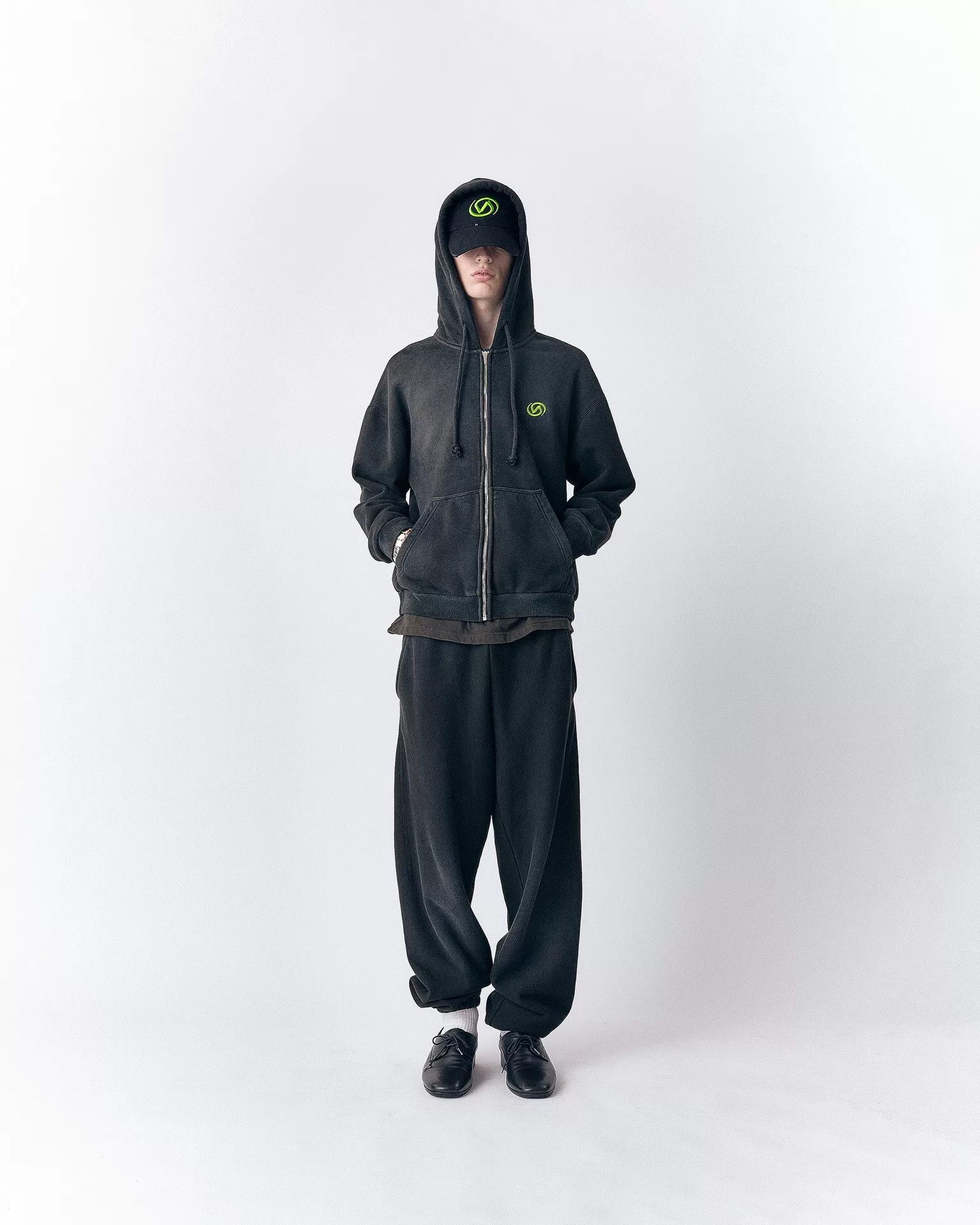 Vuja De black sunfaded chiral hoodie in supima cotton Size US S / EU 44-46 / 1 - 7 Thumbnail