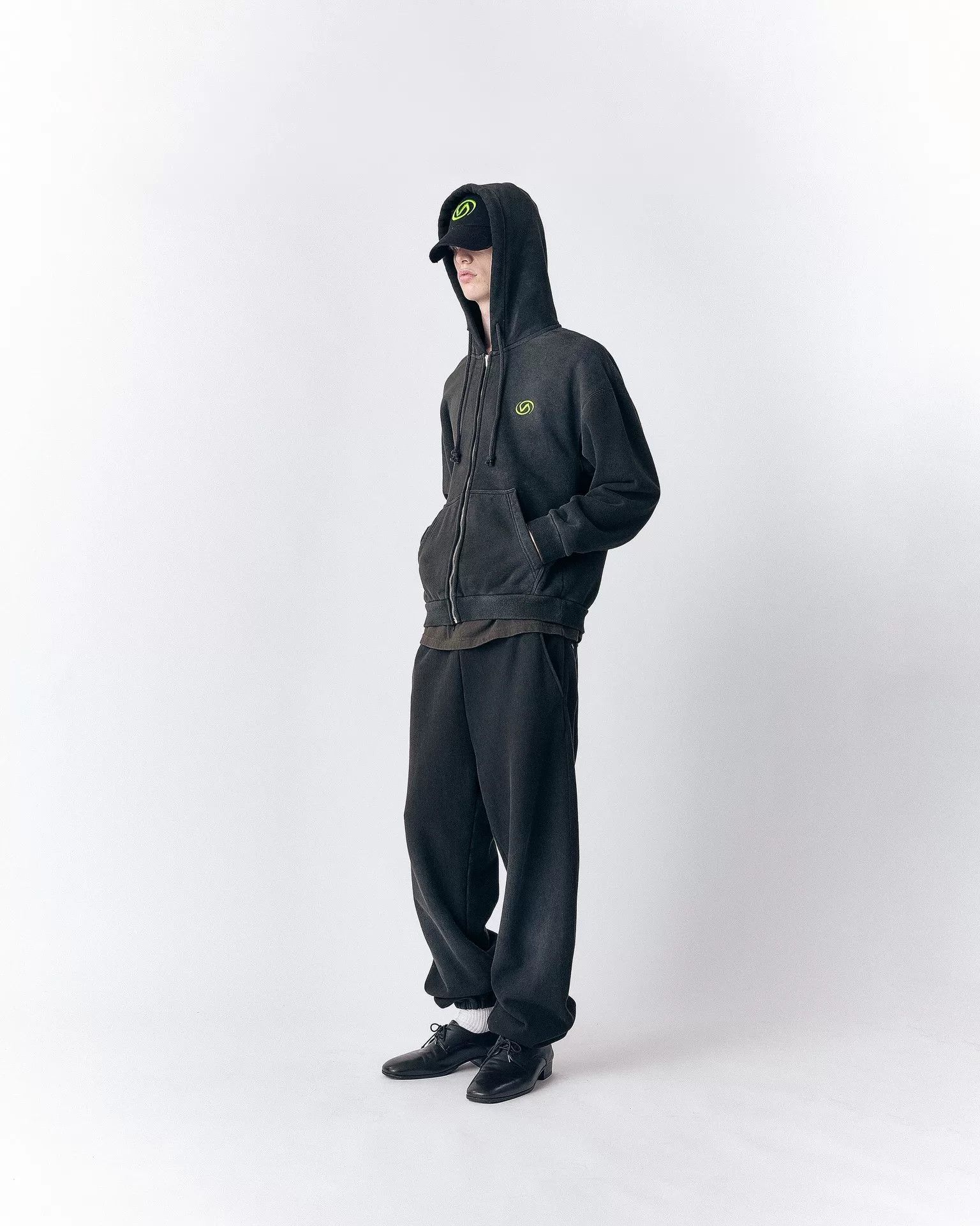 Vuja De black sunfaded chiral hoodie in supima cotton Size US S / EU 44-46 / 1 - 8 Thumbnail