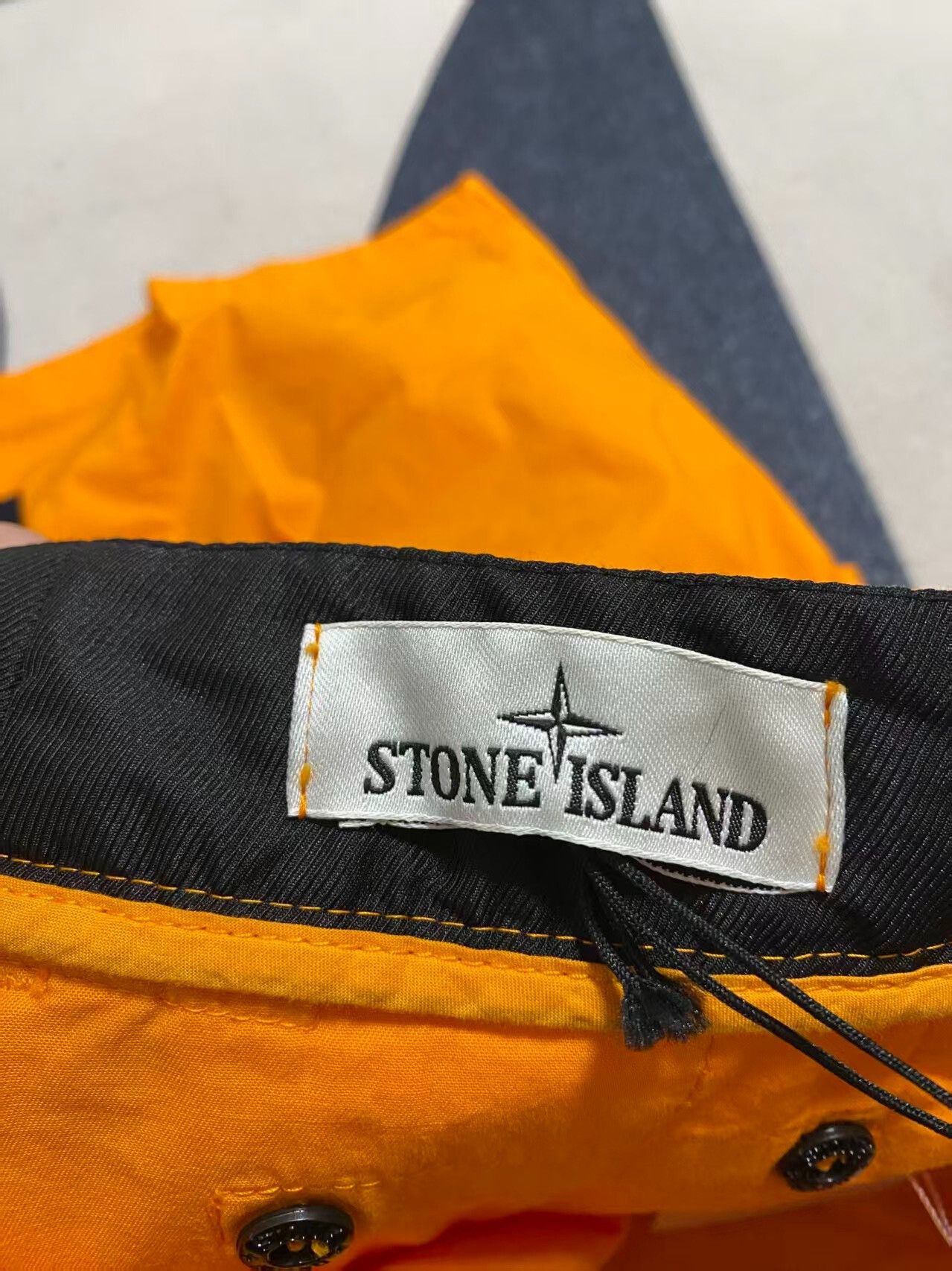 Stone Island stone island orange casual shorts with tags Size US 30 / EU 46 - 4 Thumbnail
