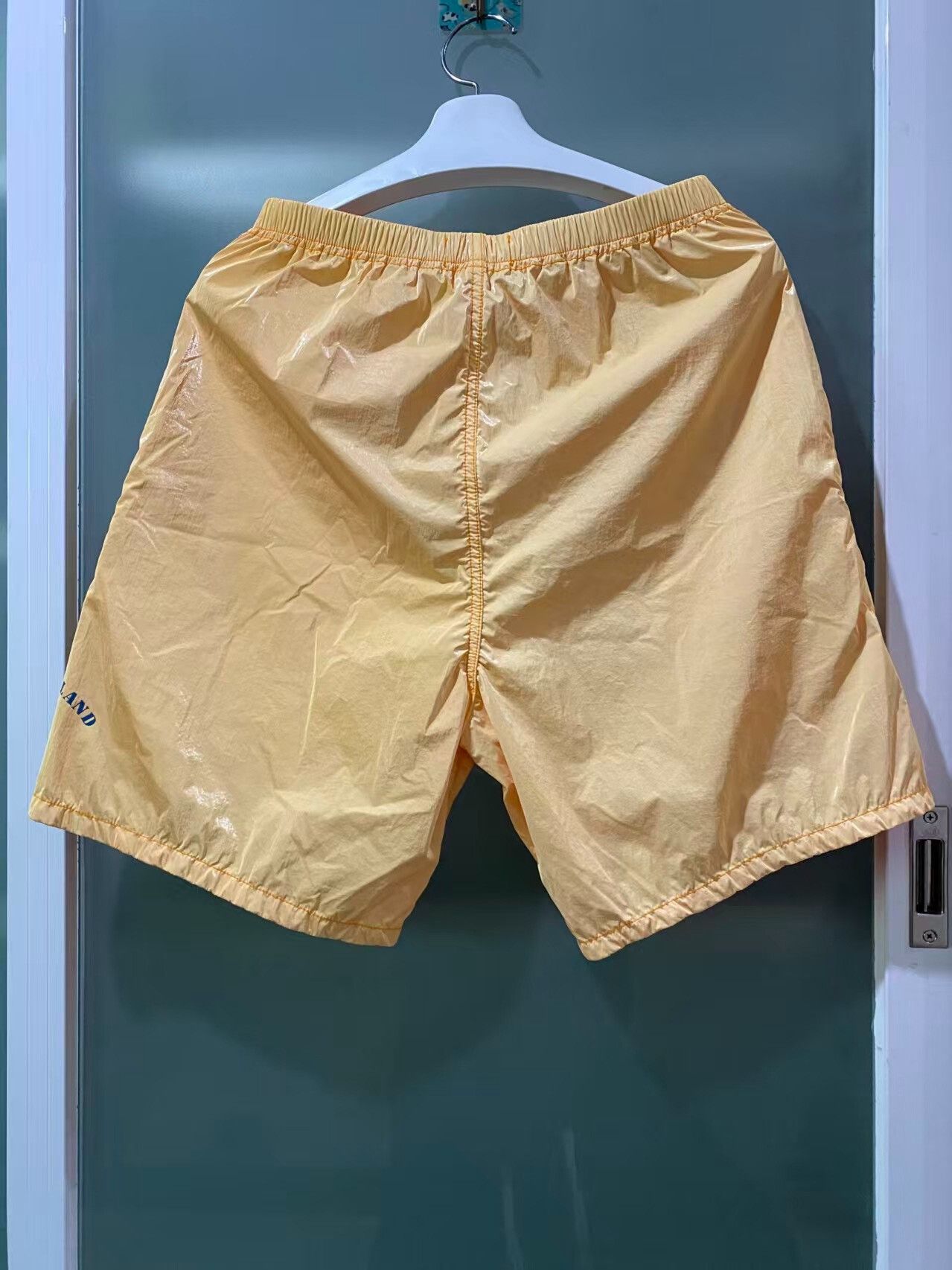 Stone Island stone island reflective shorts with label Size US 30 / EU 46 - 2 Thumbnail