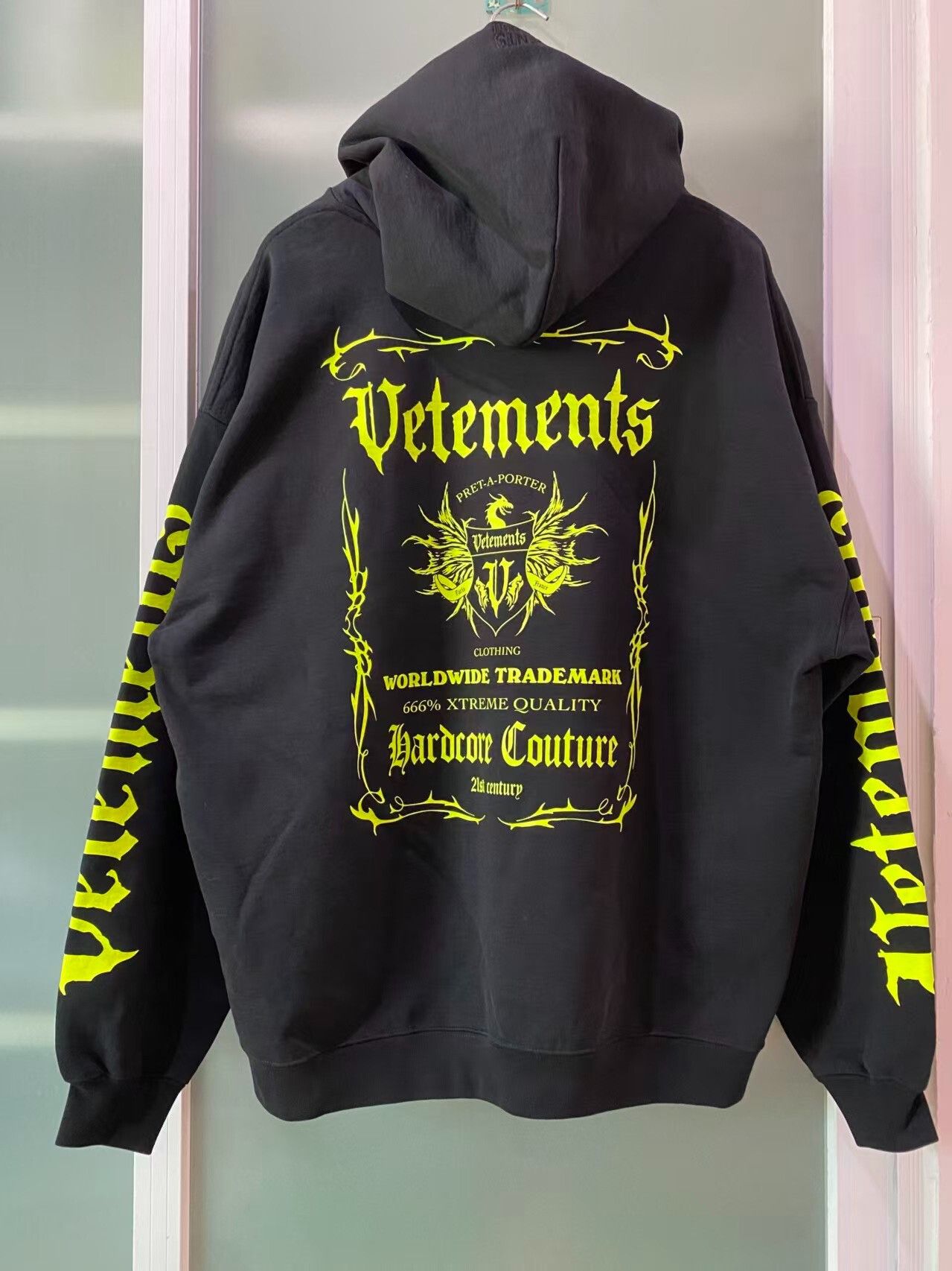 Vetements vetements logo print hooded sweatshirt size M Size US M / EU 48-50 / 2 - 2 Thumbnail