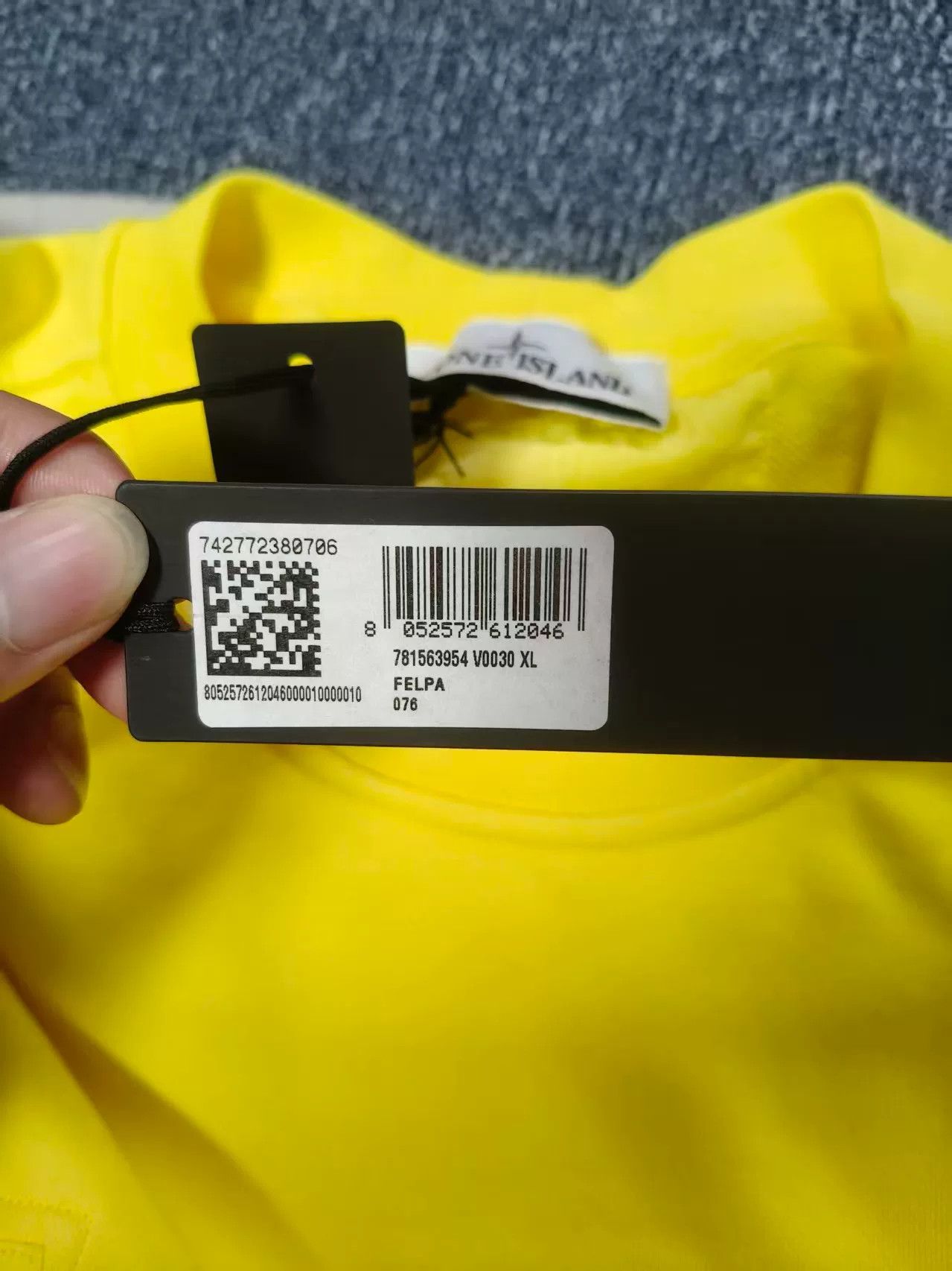 Stone Island yellow long sleeve sweatshirt with tags Size US XL / EU 56 / 4 - 5 Thumbnail