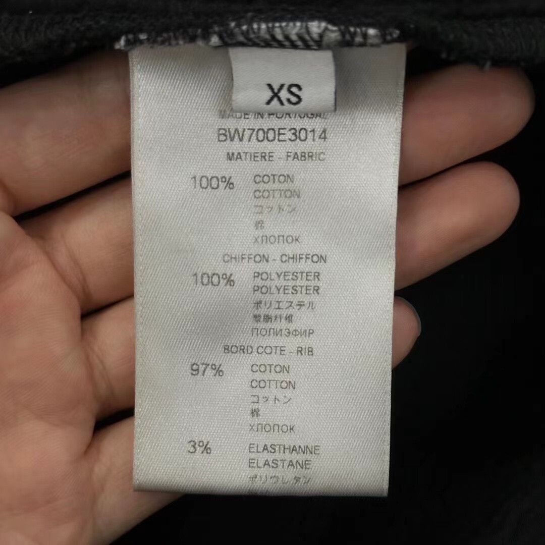 Givenchy Givenchy Distressed Sweatshirt in Black Size US XS / EU 42 / 0 - 2 Thumbnail