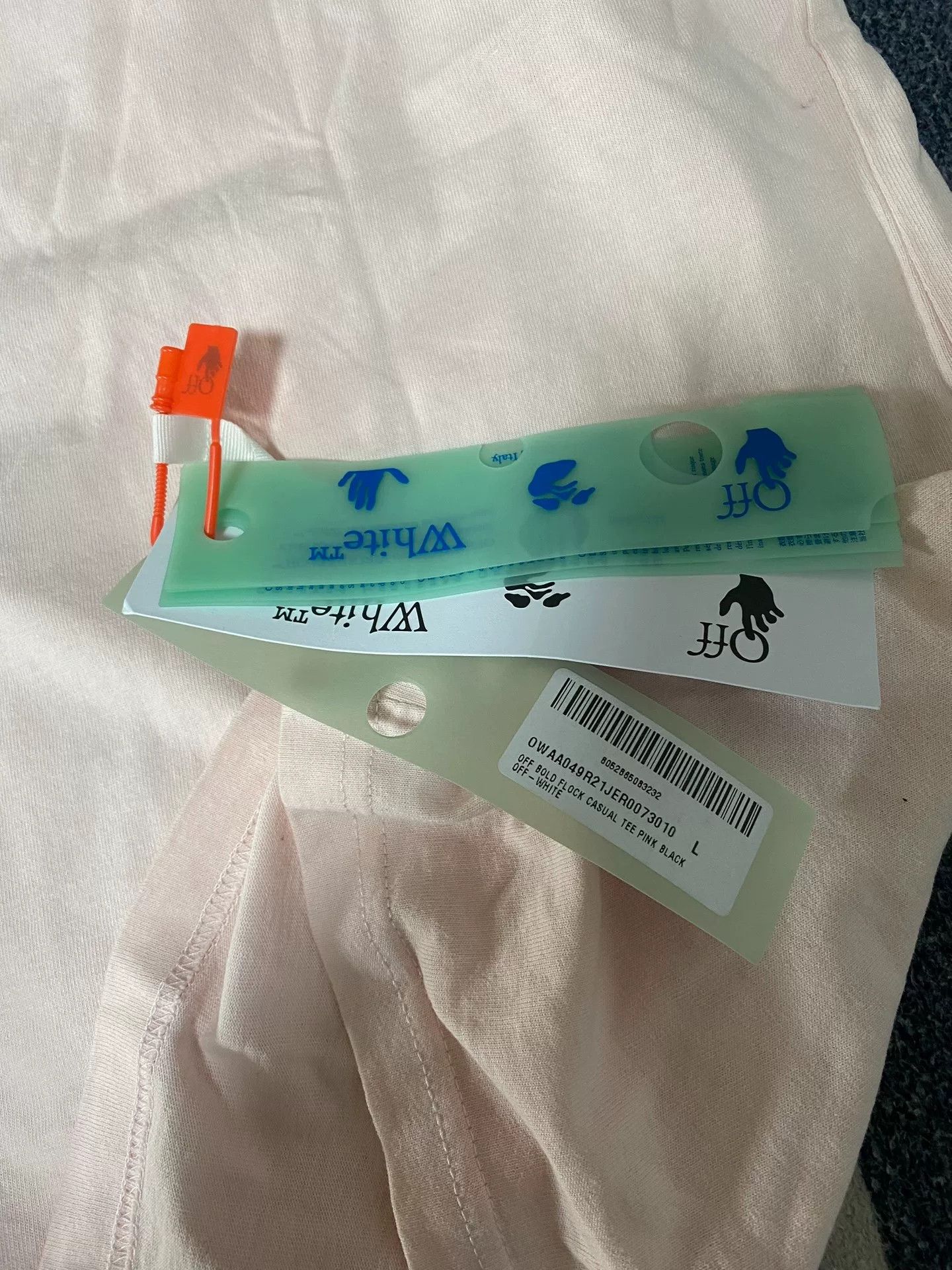 Off-White off white short sleeve logo t-shirt size L Size US L / EU 52-54 / 3 - 5 Thumbnail