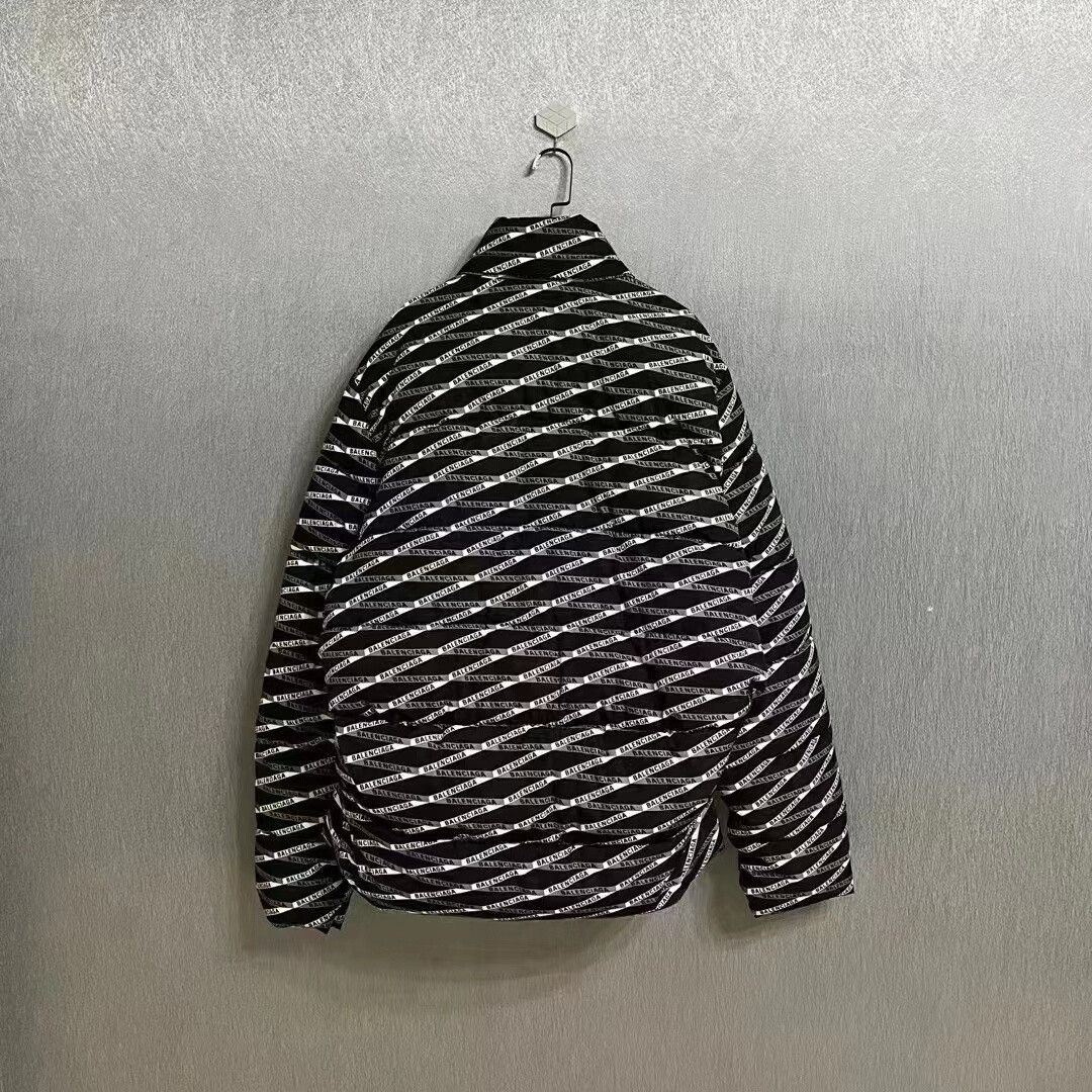 Balenciaga balenciaga padded jacket with bold design Size US L / EU 52-54 / 3 - 2 Thumbnail