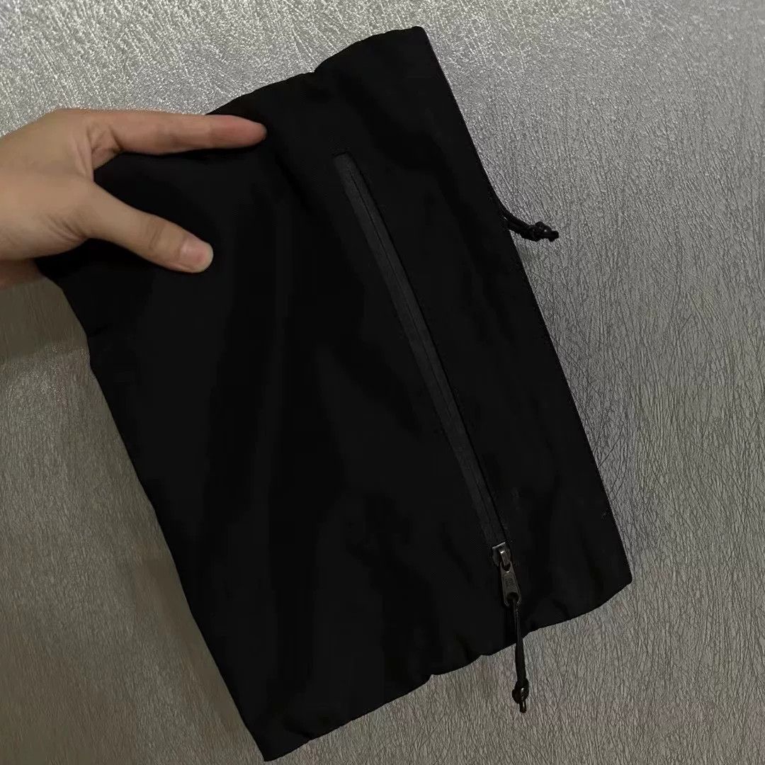 Balenciaga Balenciaga Black Logo Embroidered Handbag Size ONE SIZE - 2 Thumbnail