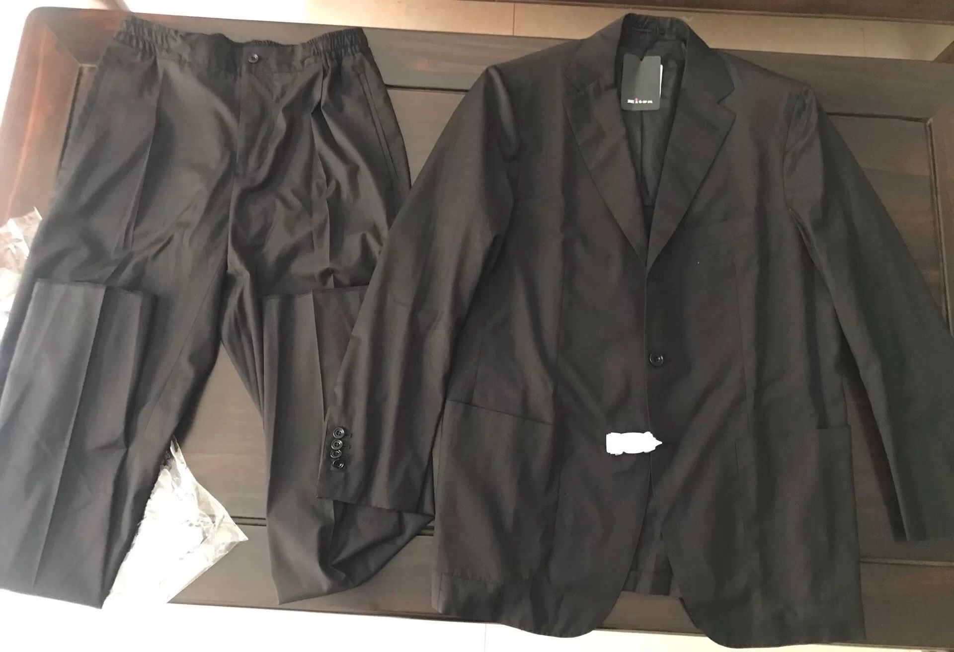 Kiton black lightweight wool suit set for spring Size US L / EU 52-54 / 3 - 2 Thumbnail