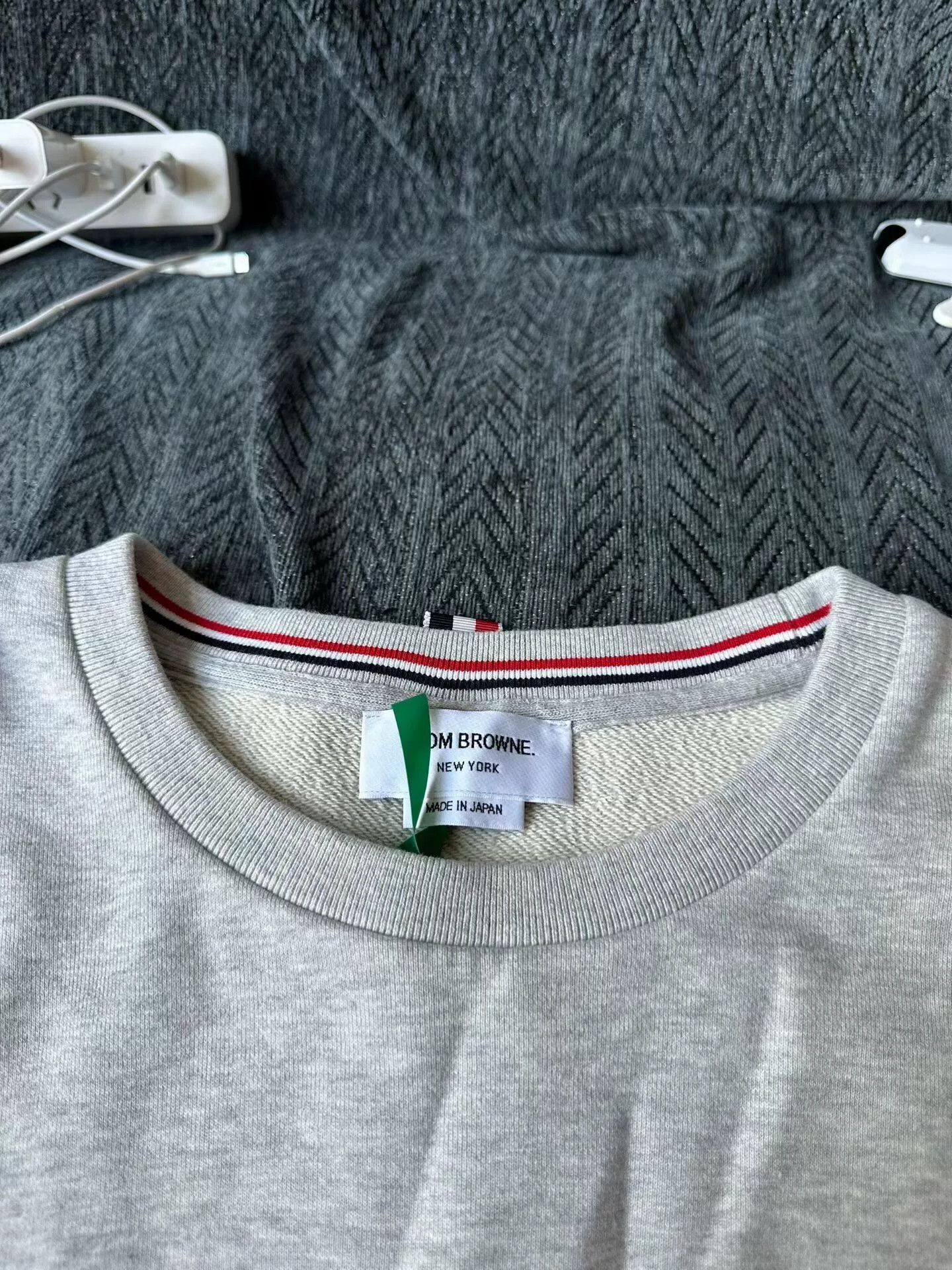 Thom Browne thom browne gray sweatshirt with stripes Size US L / EU 52-54 / 3 - 3 Thumbnail