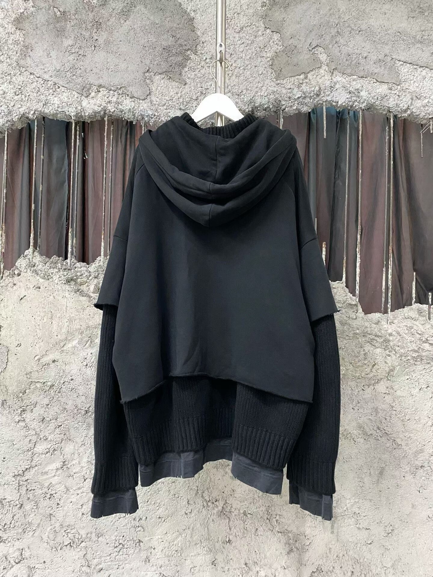 Givenchy givenchy black zip hoodie with layers Size US L / EU 52-54 / 3 - 2 Thumbnail