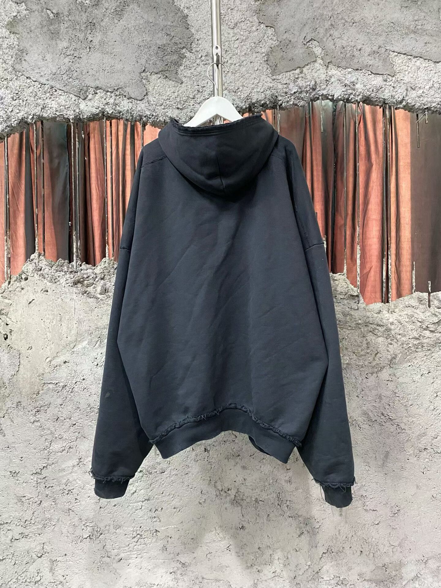 Balenciaga balenciaga distressed zip-up hoodie jacket Size US XS / EU 42 / 0 - 2 Thumbnail
