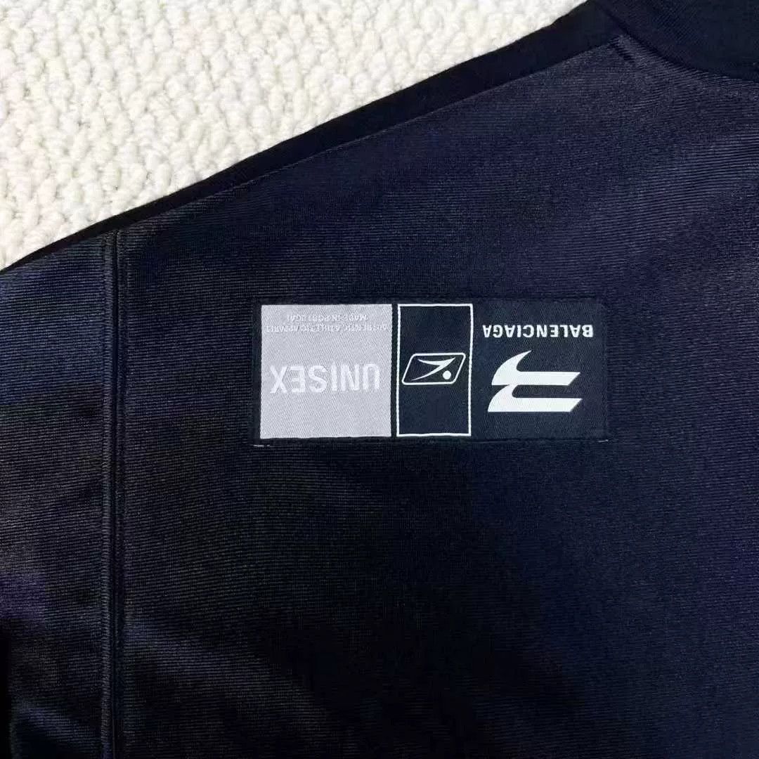 Balenciaga balenciaga black hoodie with logo detail Size US M / EU 48-50 / 2 - 5 Thumbnail