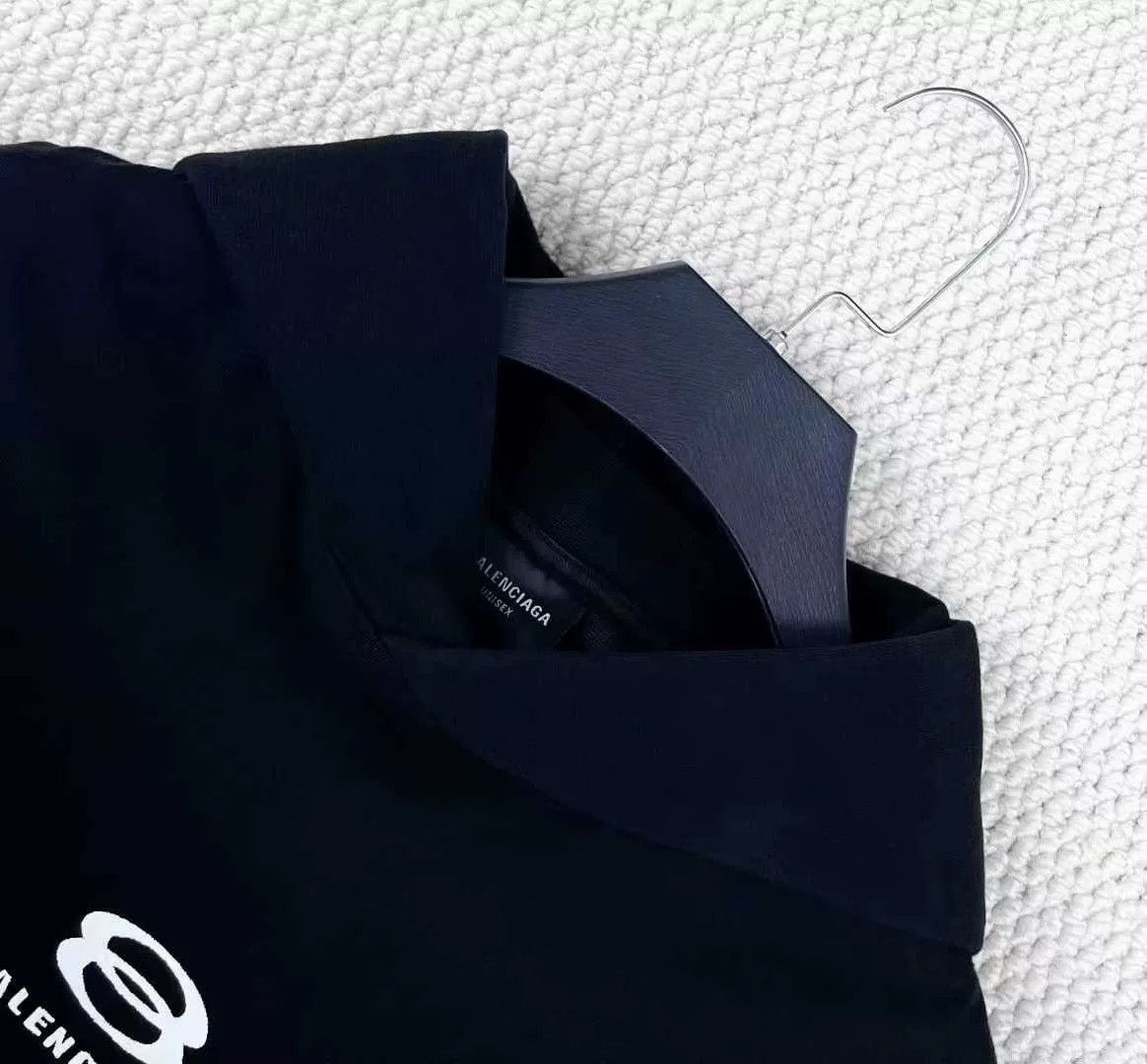 Balenciaga balenciaga black hoodie with logo detail Size US M / EU 48-50 / 2 - 3 Thumbnail