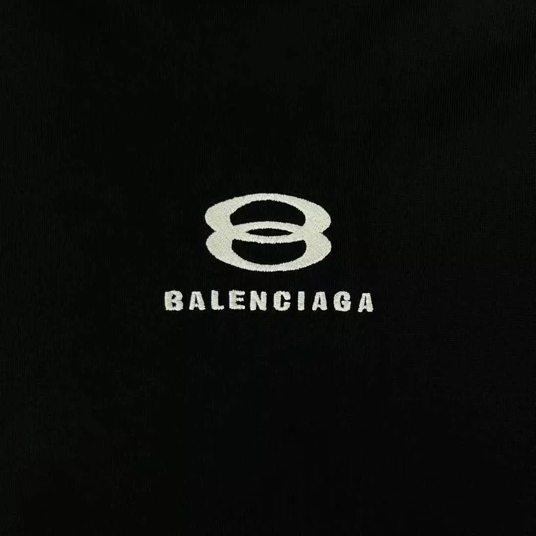 Balenciaga balenciaga black hoodie with logo detail Size US M / EU 48-50 / 2 - 4 Thumbnail
