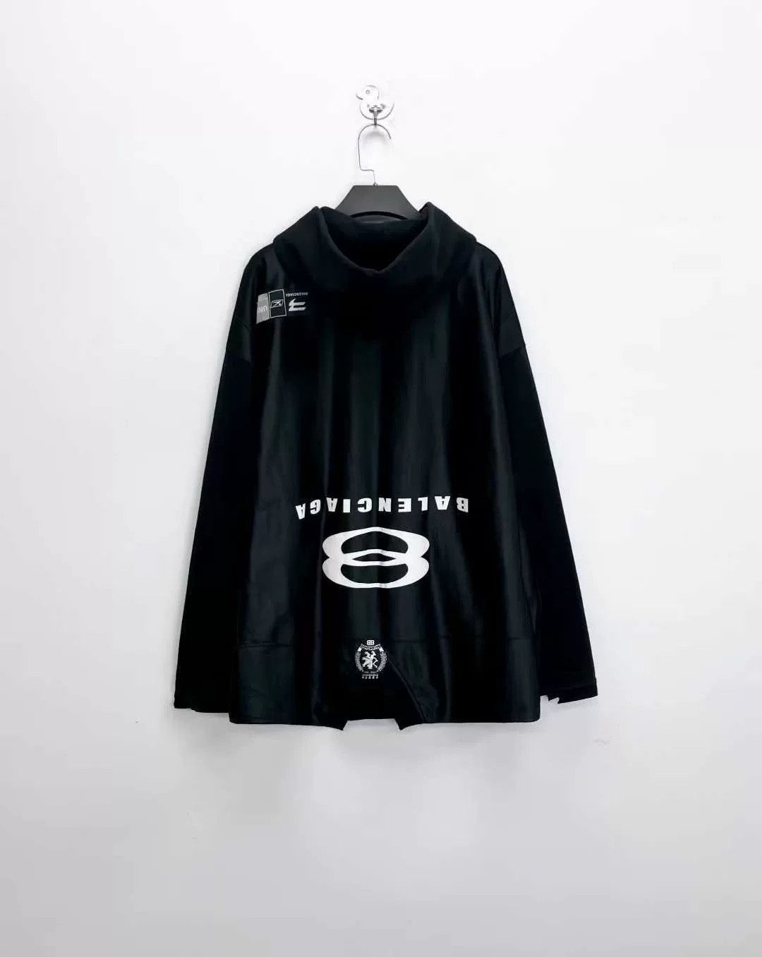 Balenciaga balenciaga black hoodie with logo detail Size US M / EU 48-50 / 2 - 2 Thumbnail