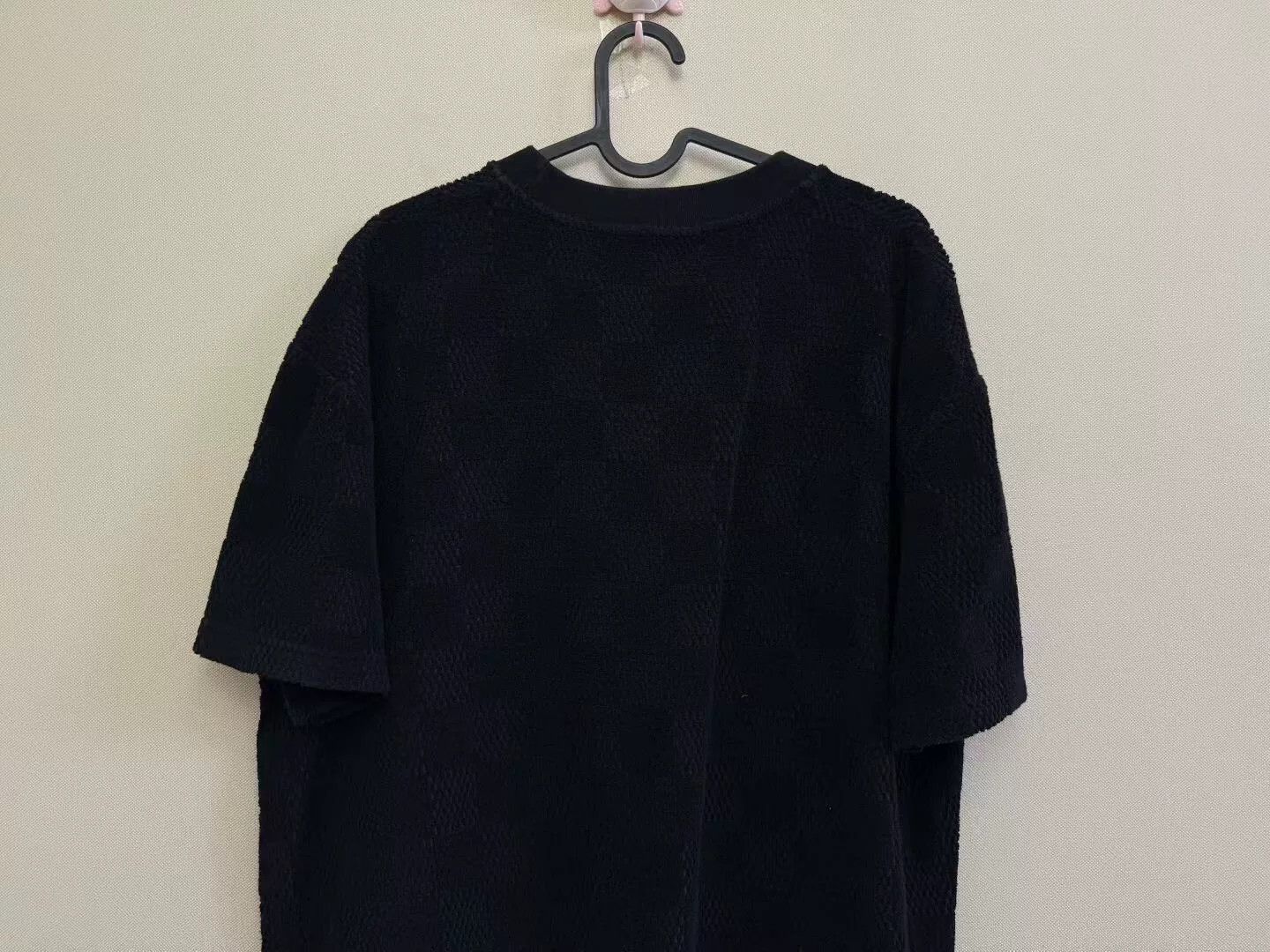 Louis Vuitton louis vuitton black logo short sleeve towel shirt Size US XL / EU 56 / 4 - 5 Thumbnail