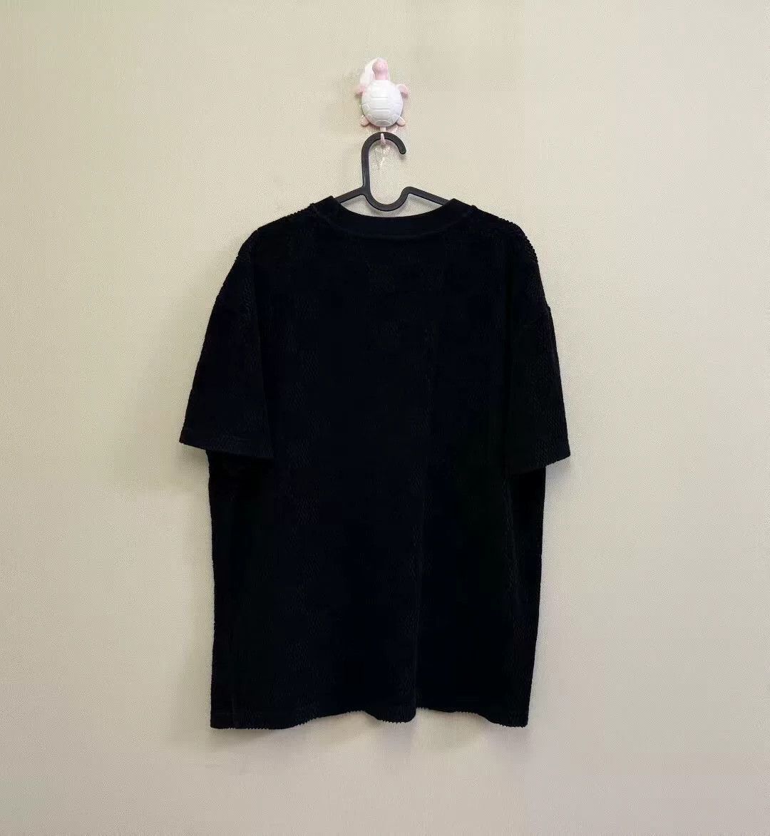 Louis Vuitton louis vuitton black logo short sleeve towel shirt Size US XL / EU 56 / 4 - 4 Thumbnail