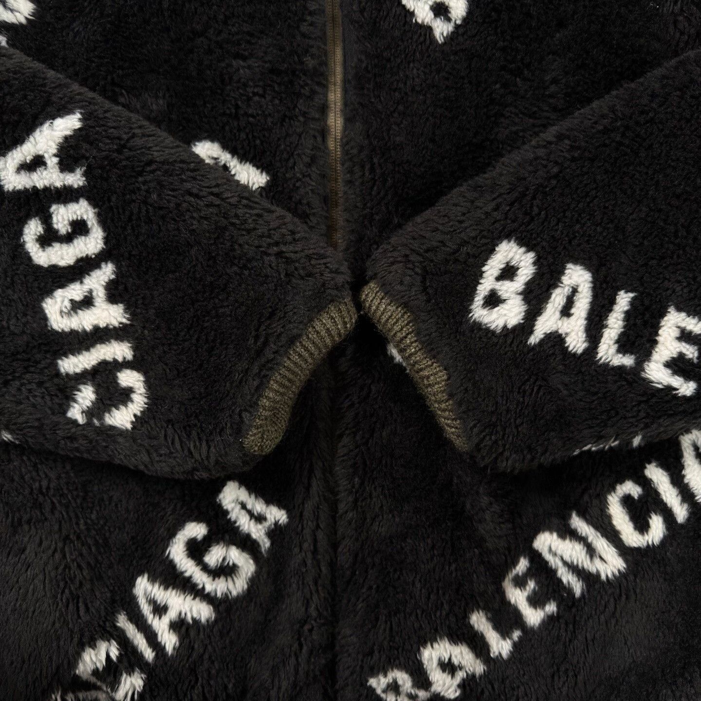 Balenciaga black reversible balenciaga fleece jacket Size US M / EU 48-50 / 2 - 6 Thumbnail