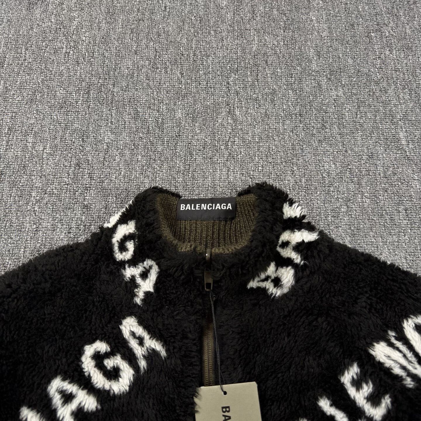 Balenciaga black reversible balenciaga fleece jacket Size US M / EU 48-50 / 2 - 3 Thumbnail