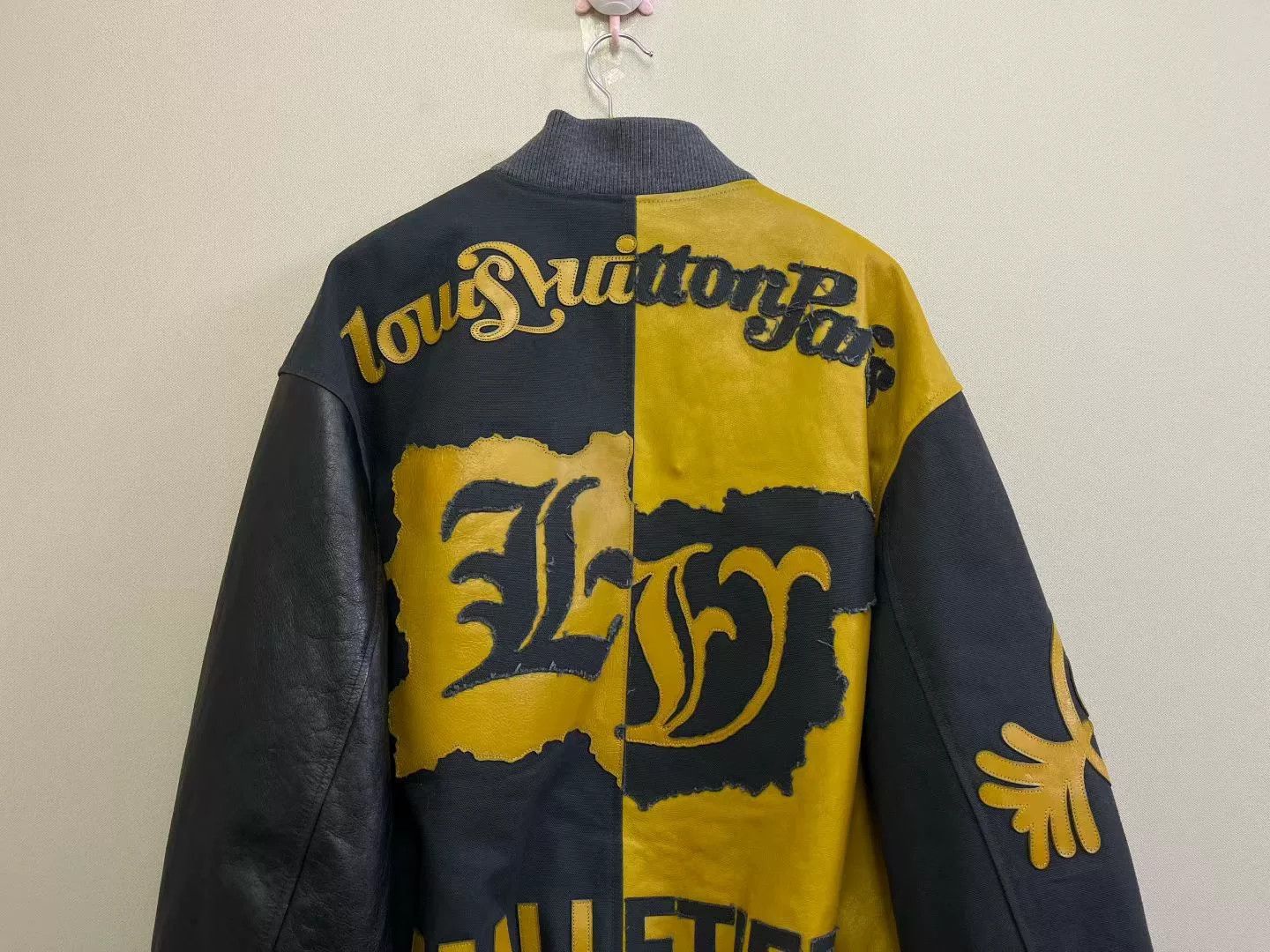 Louis Vuitton louis vuitton black yellow letter bomber jacket Size US L / EU 52-54 / 3 - 5 Thumbnail